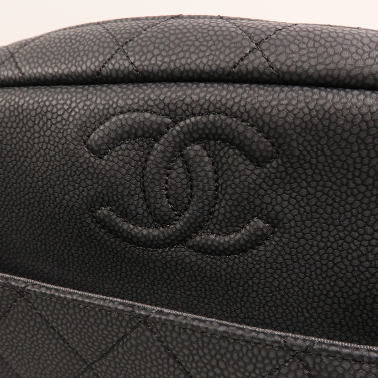 CHANEL 牛皮皮革Carmera Bag金扣鏈帶肩背袋