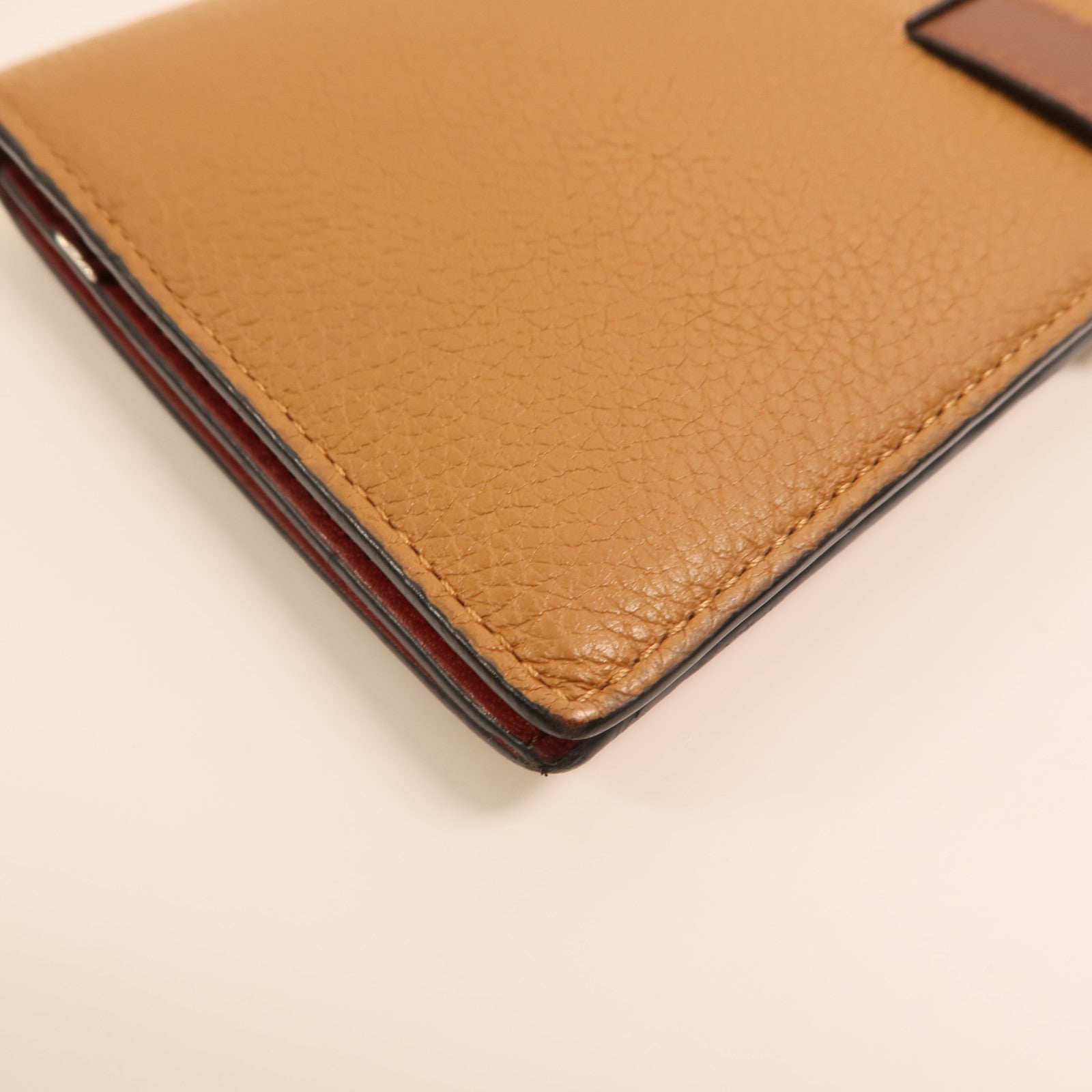 LOEWE 牛皮皮革Large Vertical Wallet銀扣長錢包