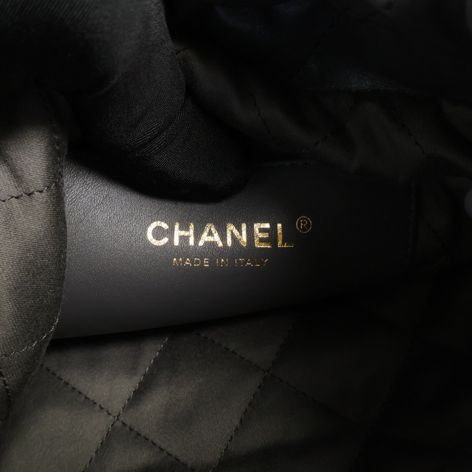 CHANEL 羊皮皮革Chanel 22 Mini鏈帶手挽肩背兩用袋
