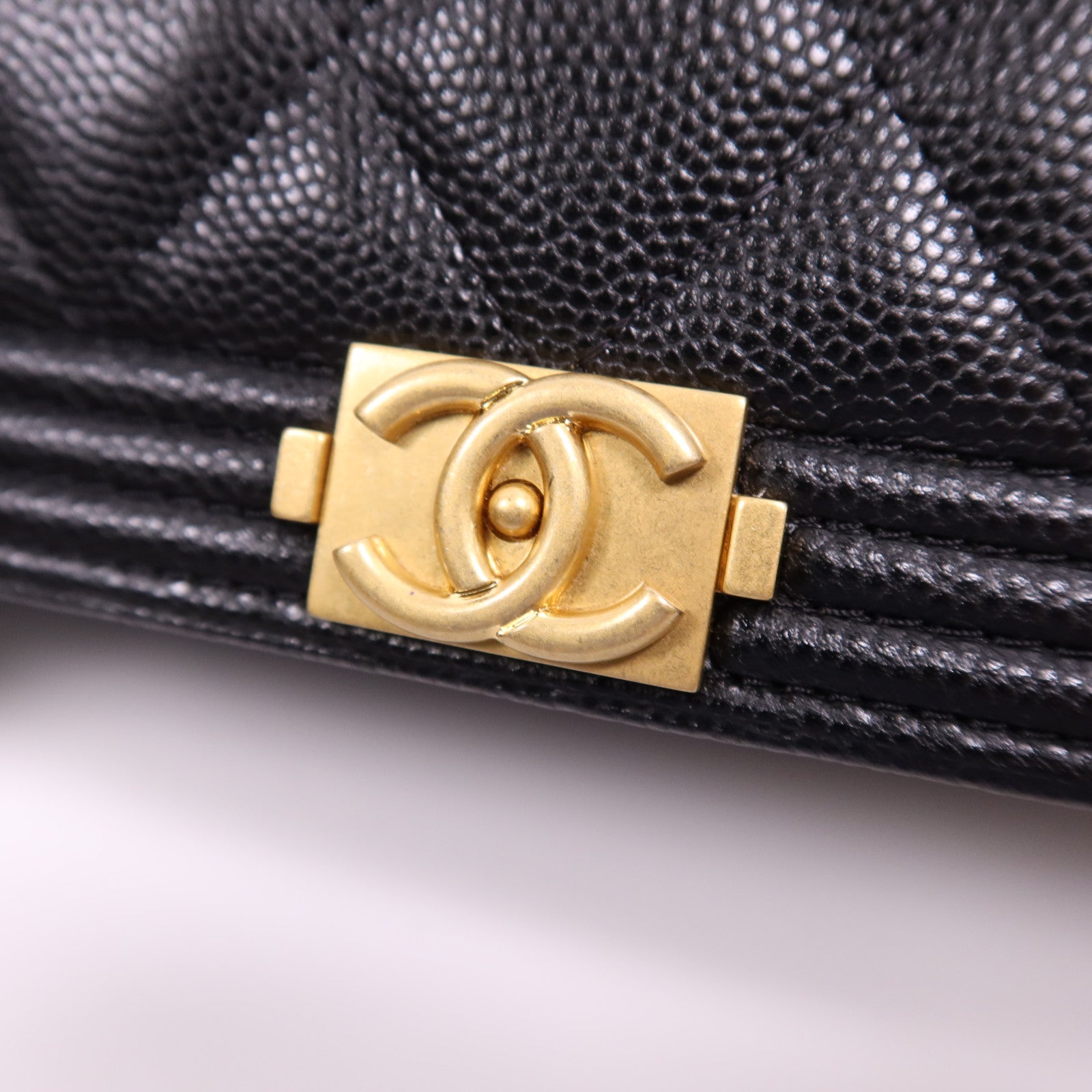CHANEL 牛皮皮革Boy WOC Wallet On Chain金扣鏈帶肩背袋