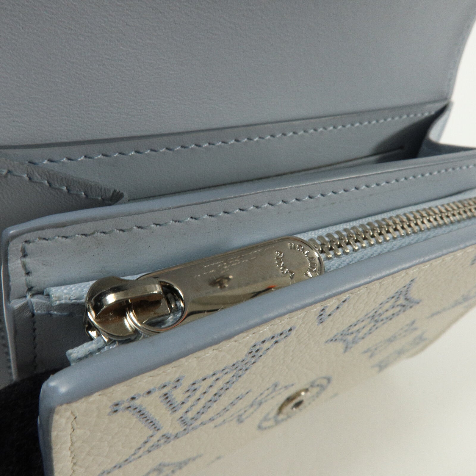 LOUIS VUITTON Mahina Iris Compact Wallet錢包