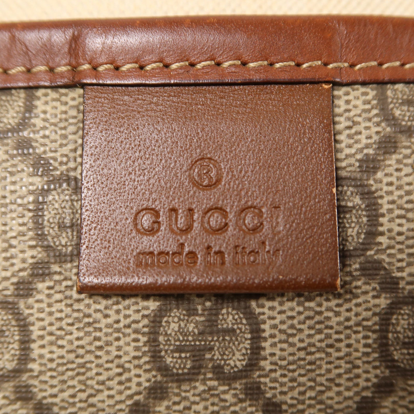 GUCCI 塗層帆布Shoulder Bag金扣肩背袋