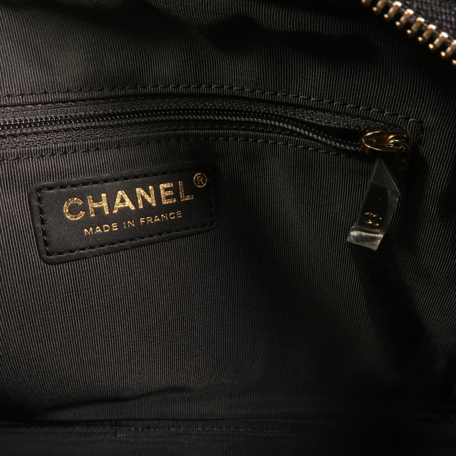 CHANEL 牛皮皮革Carmera Bag金扣鏈帶肩背袋
