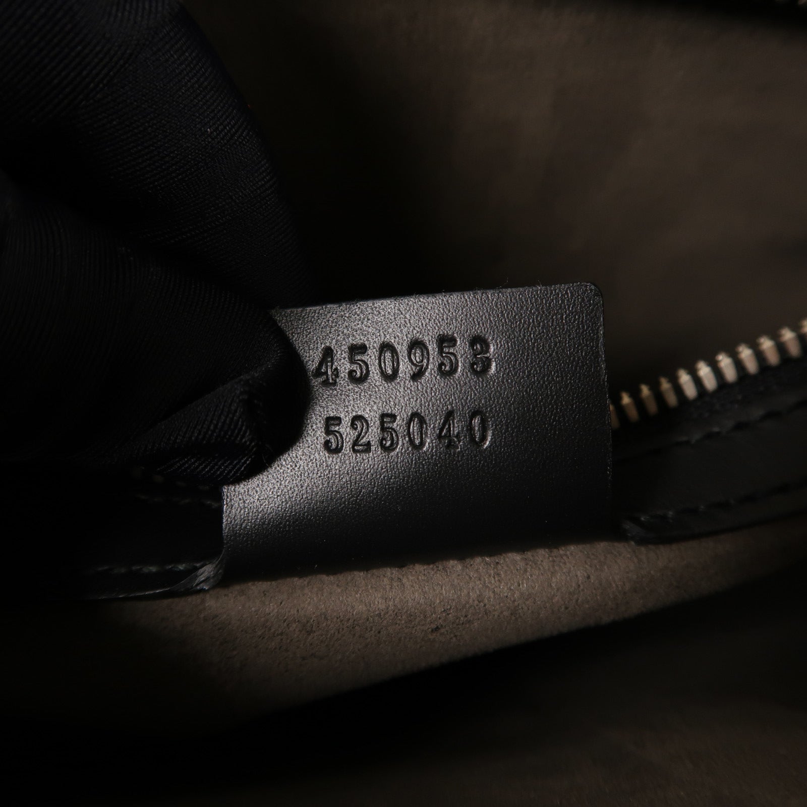 GUCCI 牛皮皮革Gucci Signature銀扣肩背袋