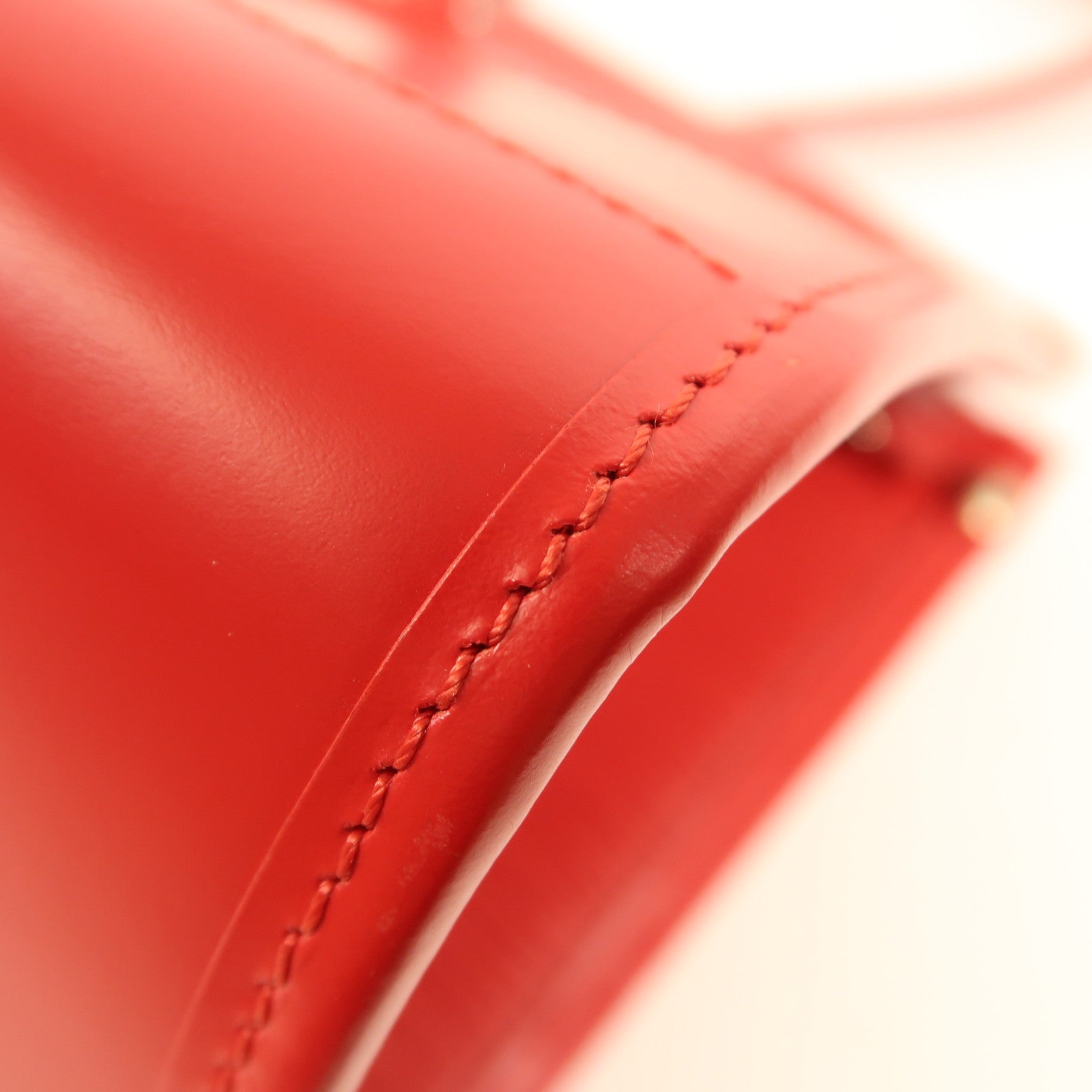 LOUIS VUITTON Epi Madeleine PM銀扣肩背袋