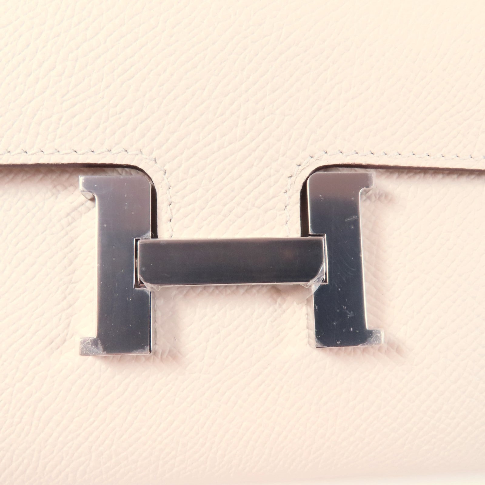 HERMES Epsom皮革Constance To Go銀扣肩背袋Nata/白色