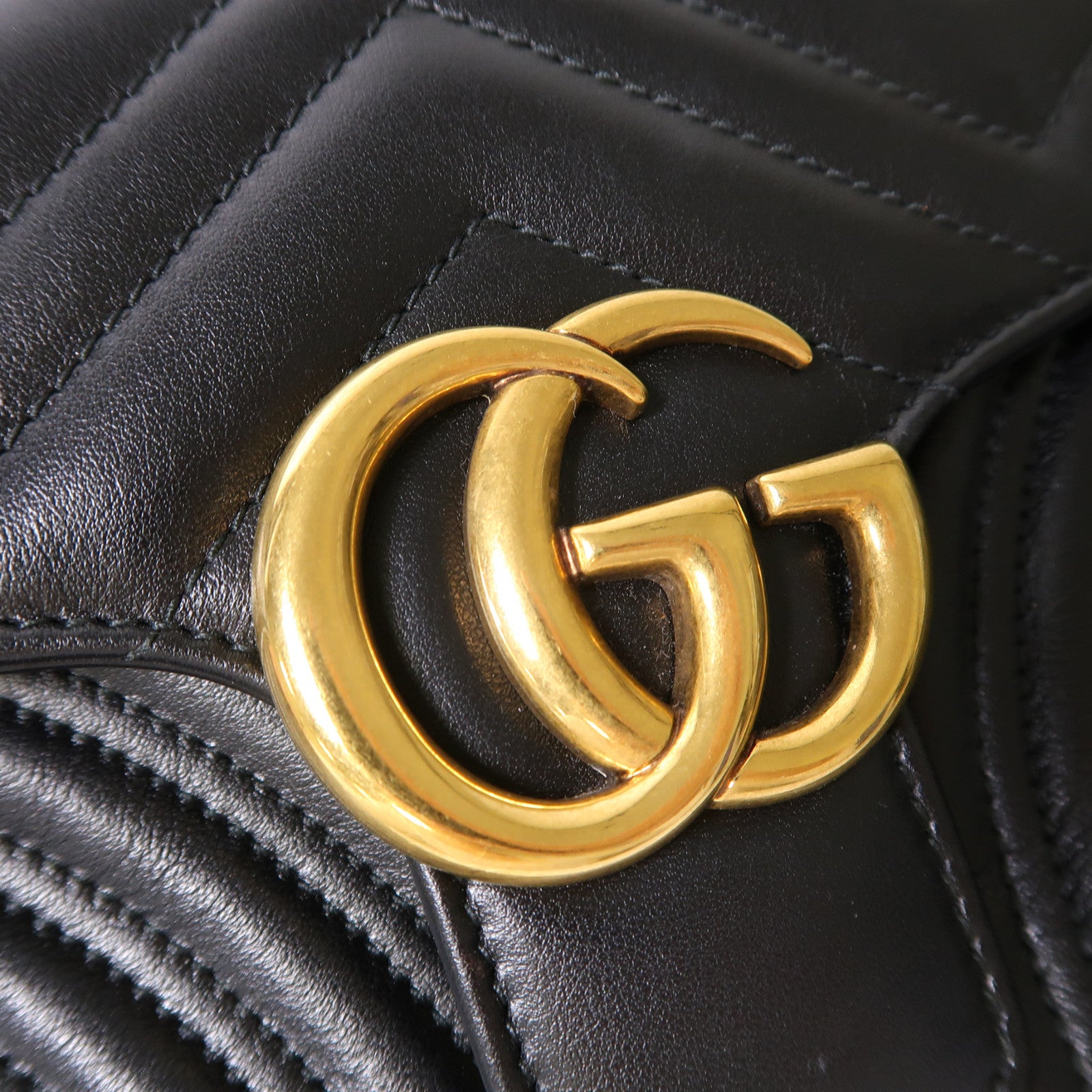 GUCCI 牛皮皮革GG Marmont金扣鏈帶肩背袋黑色