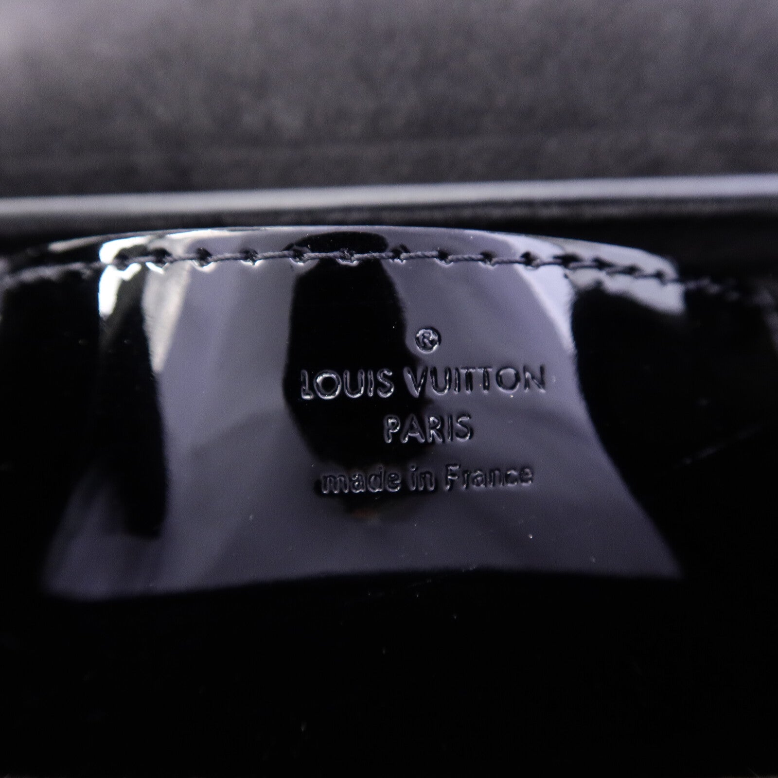 LOUIS VUITTON 漆皮皮革Twist PM鏈帶肩背袋