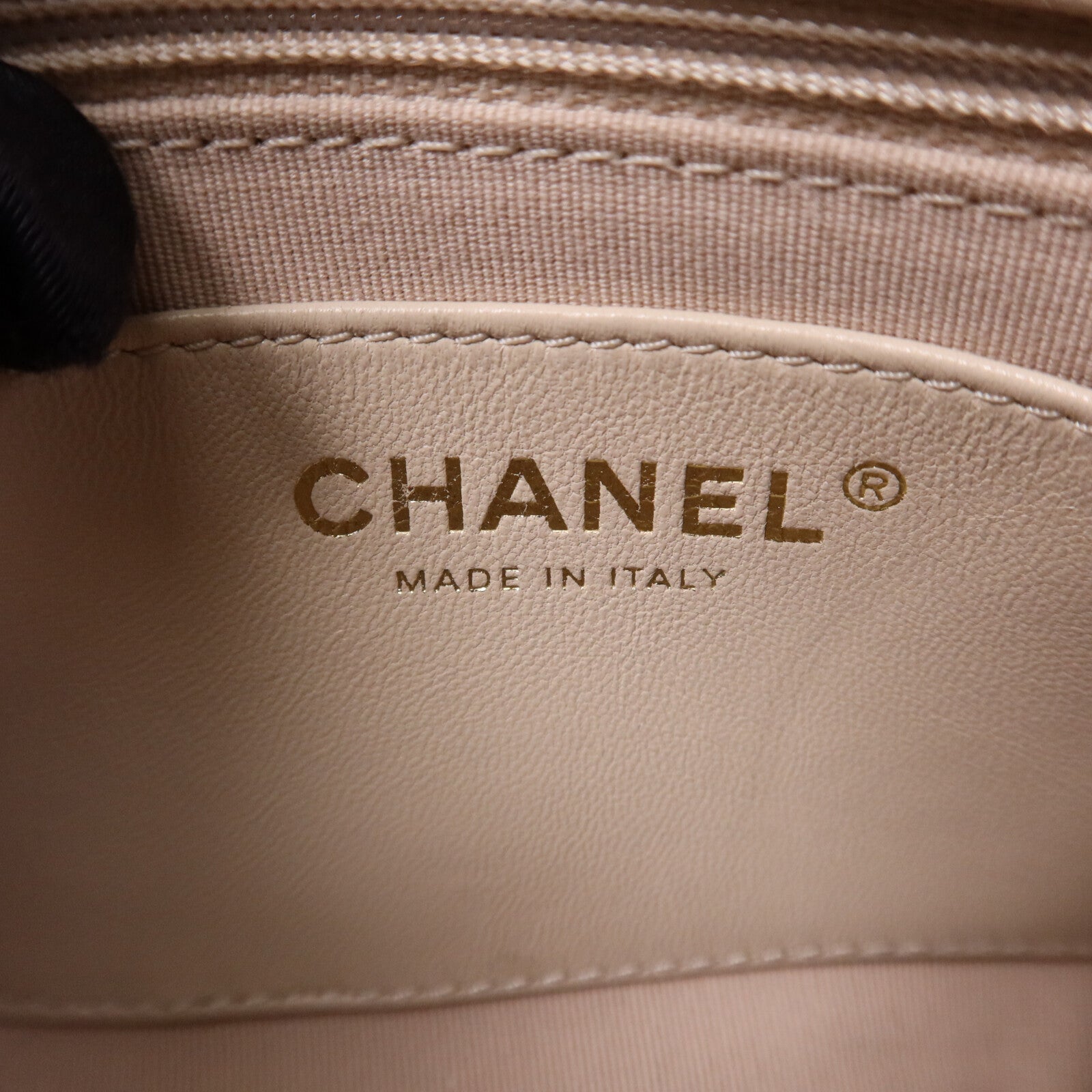 CHANEL 【激減優惠】牛皮皮革Chain Shoulder金扣肩背袋