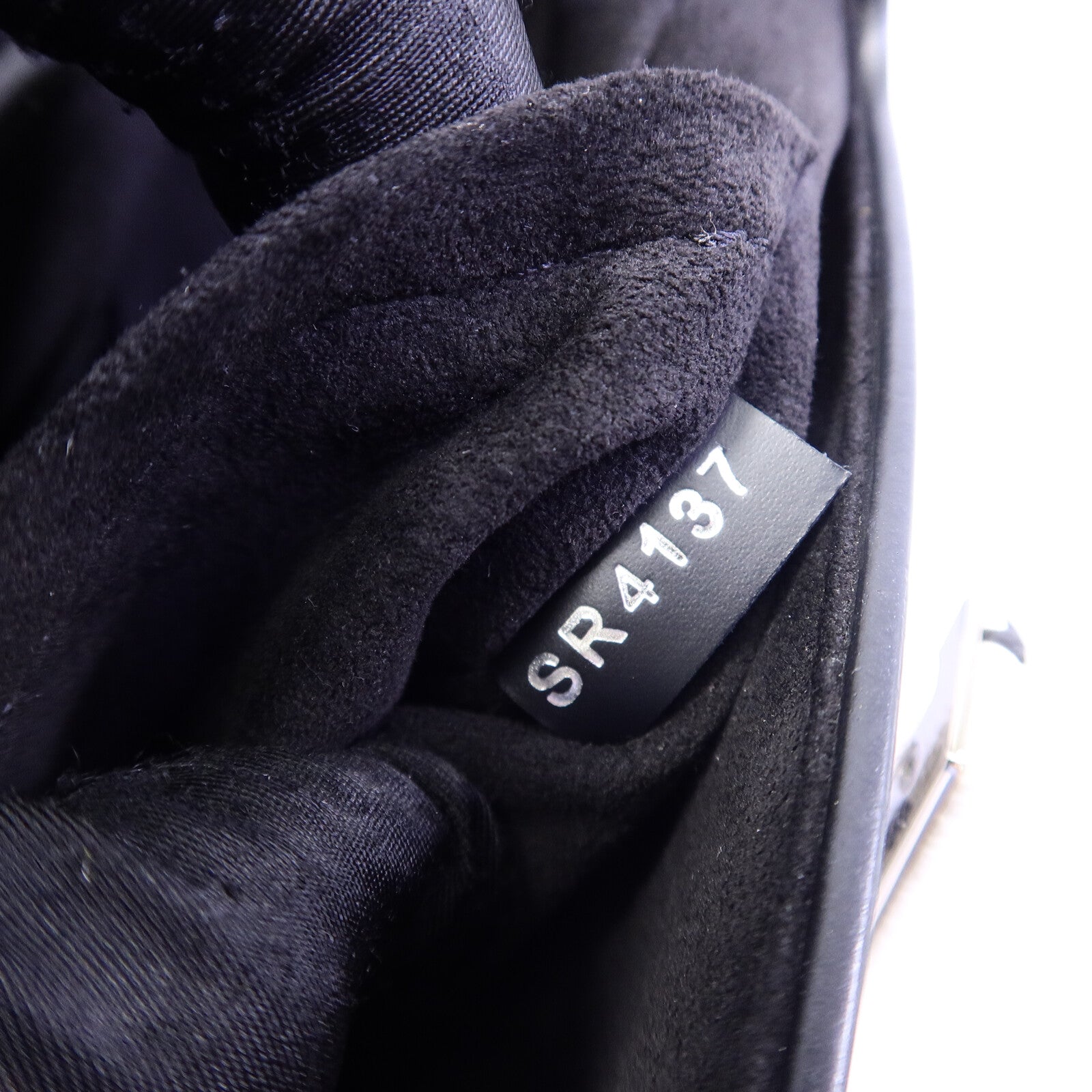 LOUIS VUITTON 漆皮皮革Twist PM鏈帶肩背袋