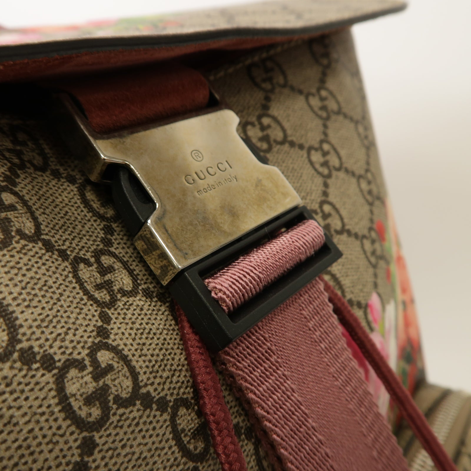 GUCCI 塗層帆布Backpack銀扣背包棕色/粉紅色