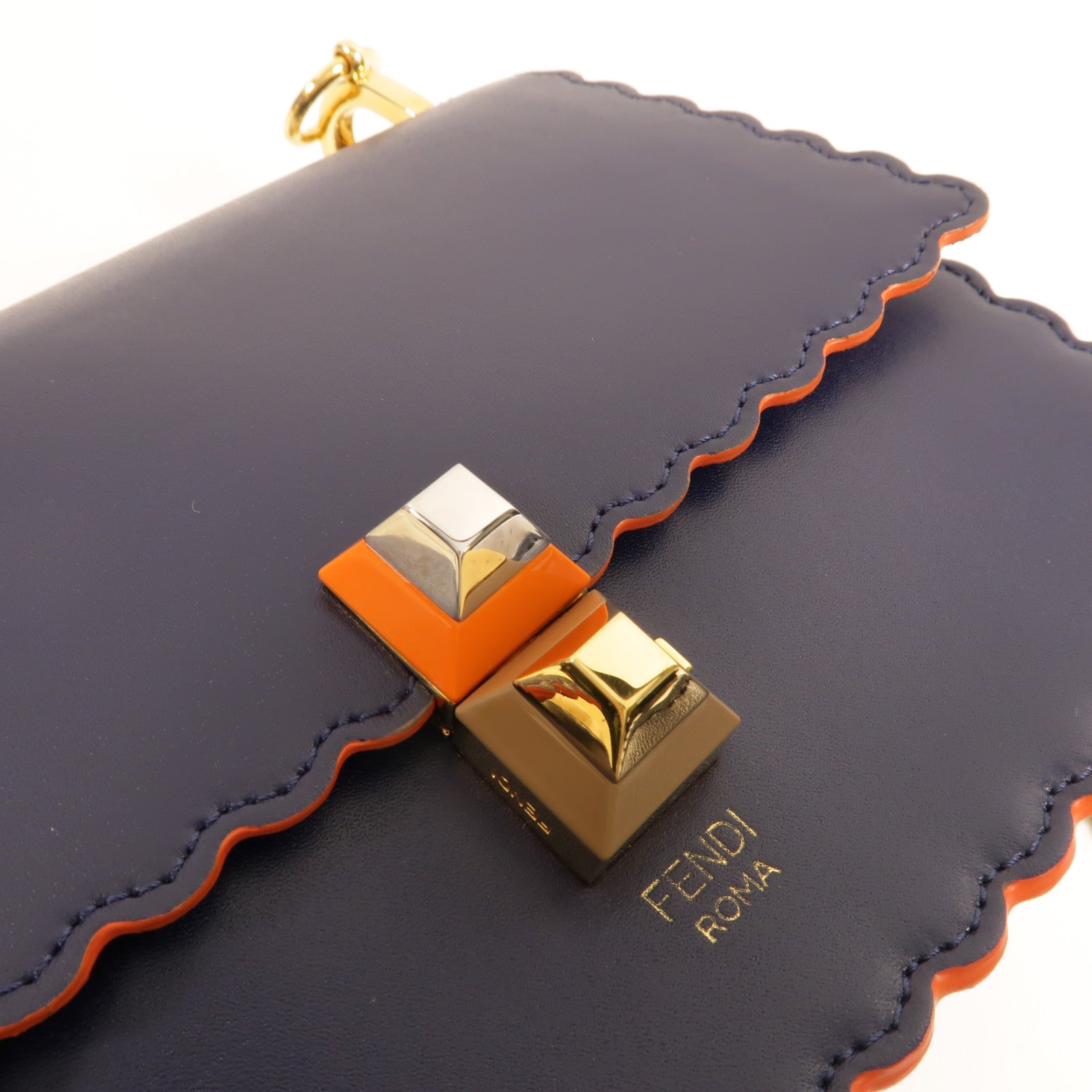 FENDI 牛皮皮革Kan I Small肩背袋