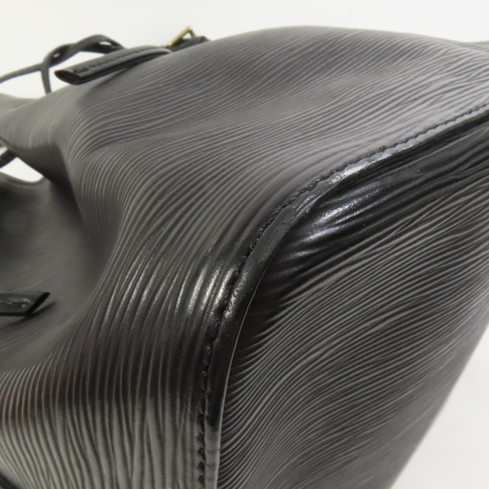 LOUIS VUITTON Epi Petit Noe金扣肩背袋