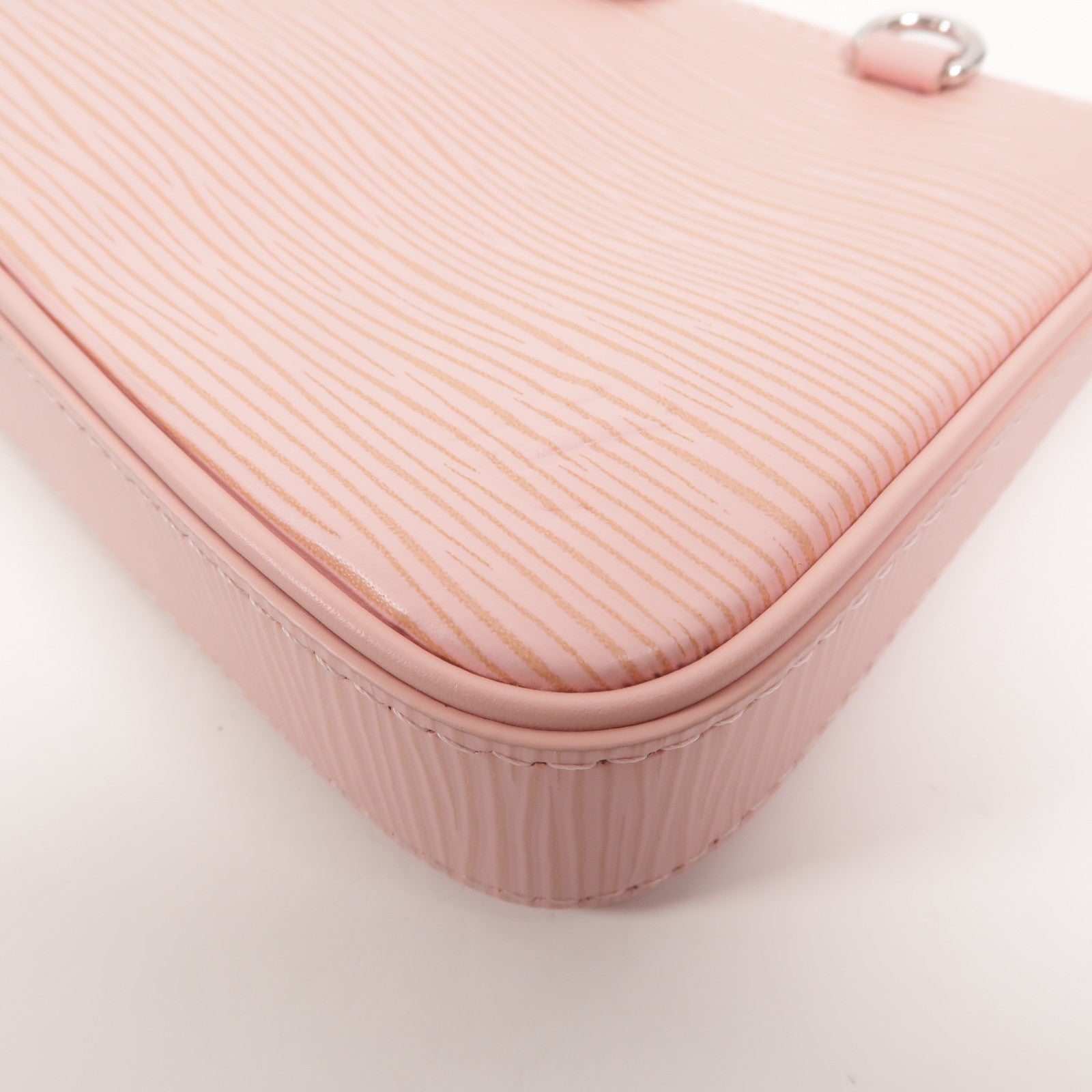 LOUIS VUITTON Epi Easy Pouch Strap鏈帶肩背袋