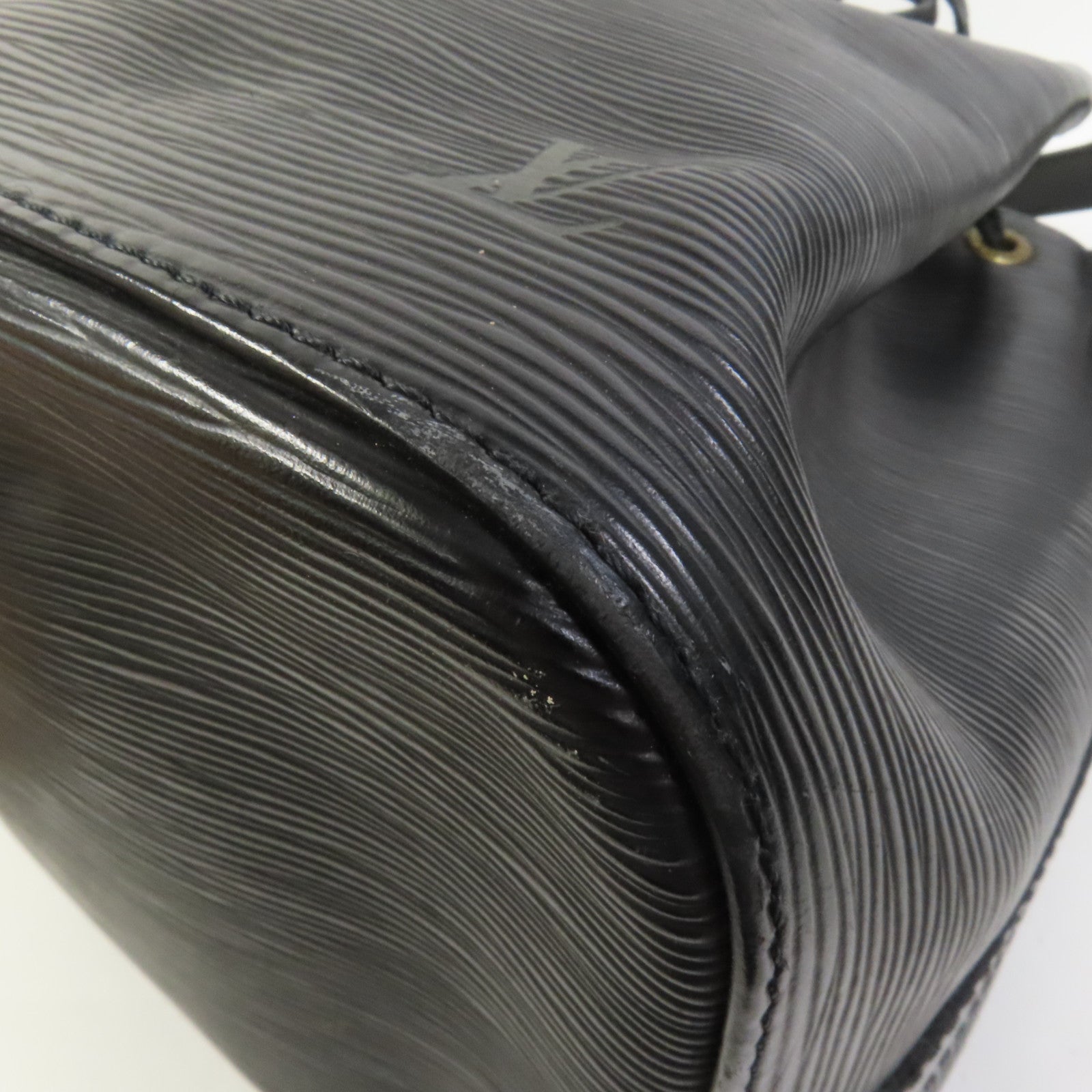LOUIS VUITTON Epi Petit Noe金扣肩背袋