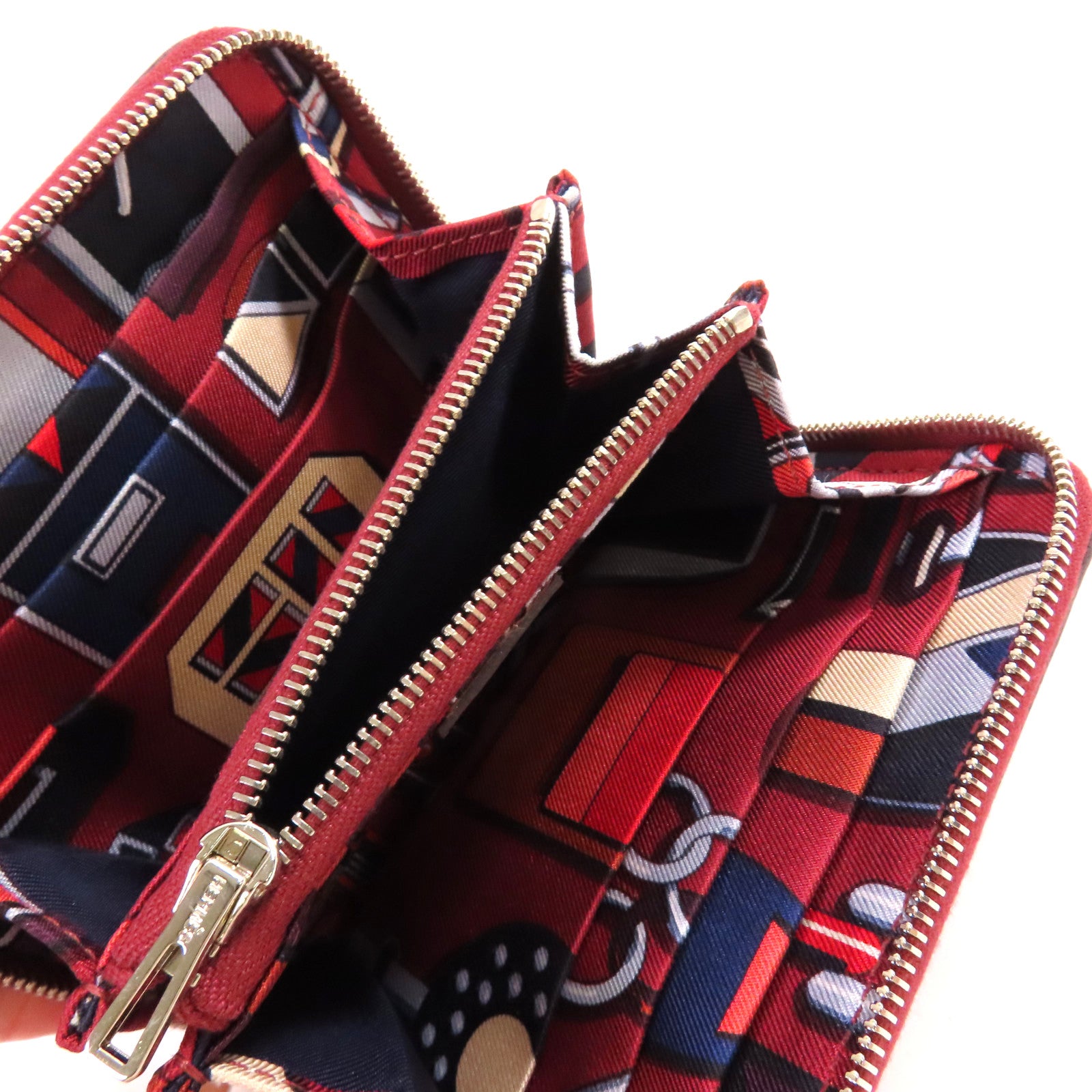 HERMES Epsom皮革Silk'In Compact Wallet銀扣短錢包Rouge Grenat石榴紅色
