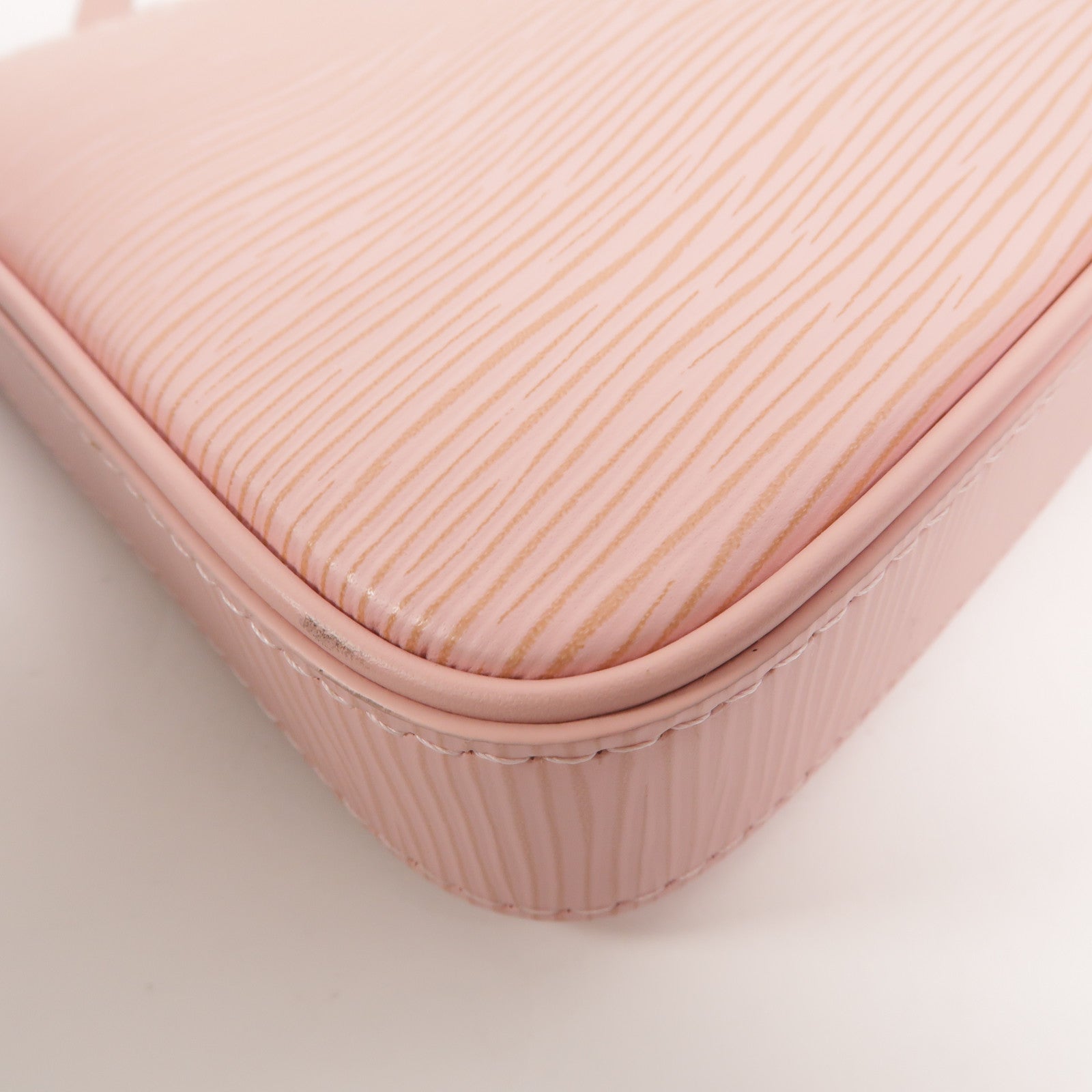 LOUIS VUITTON Epi Easy Pouch Strap鏈帶肩背袋