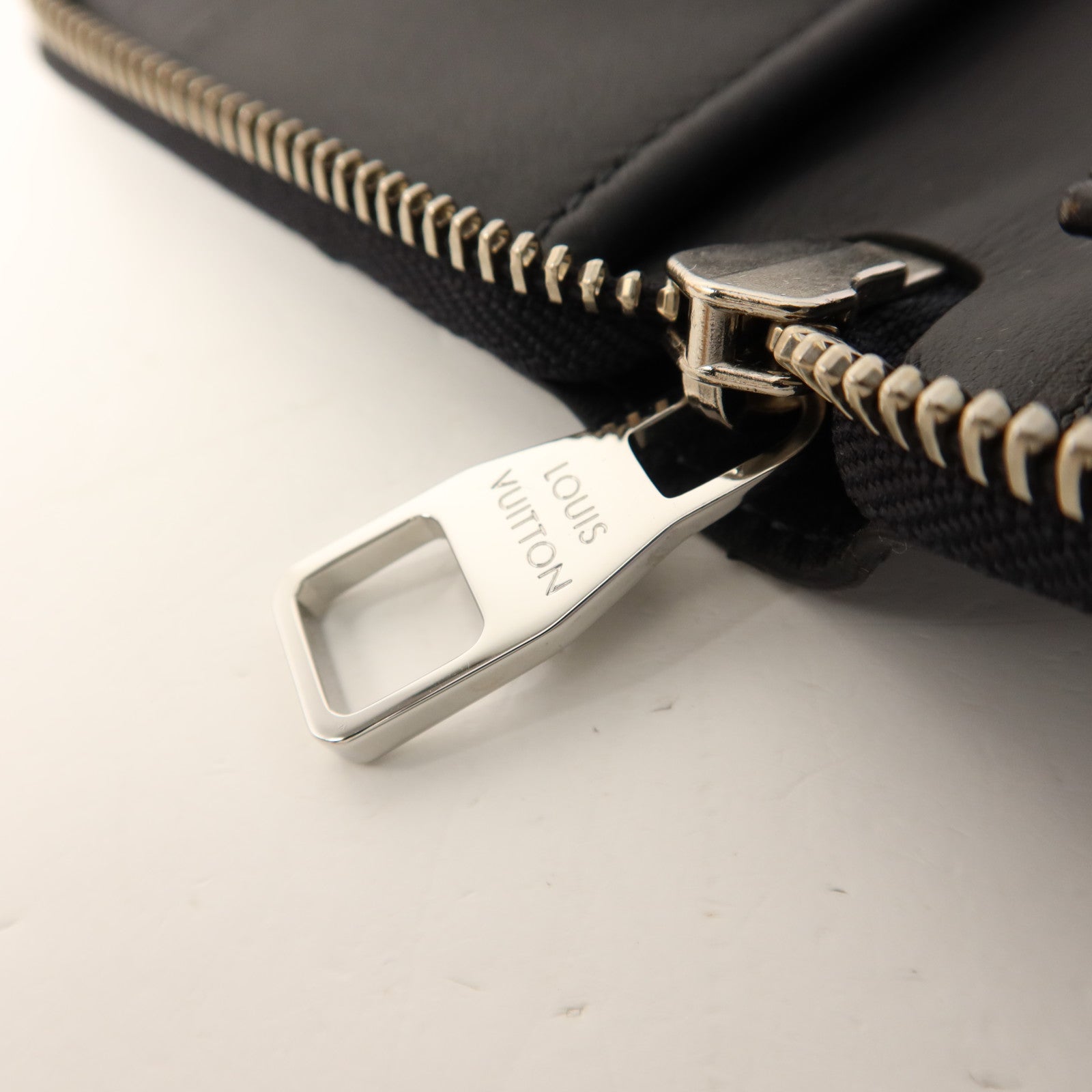 LOUIS VUITTON Damier Graphite Zipper Wallet Vertical銀扣長錢包