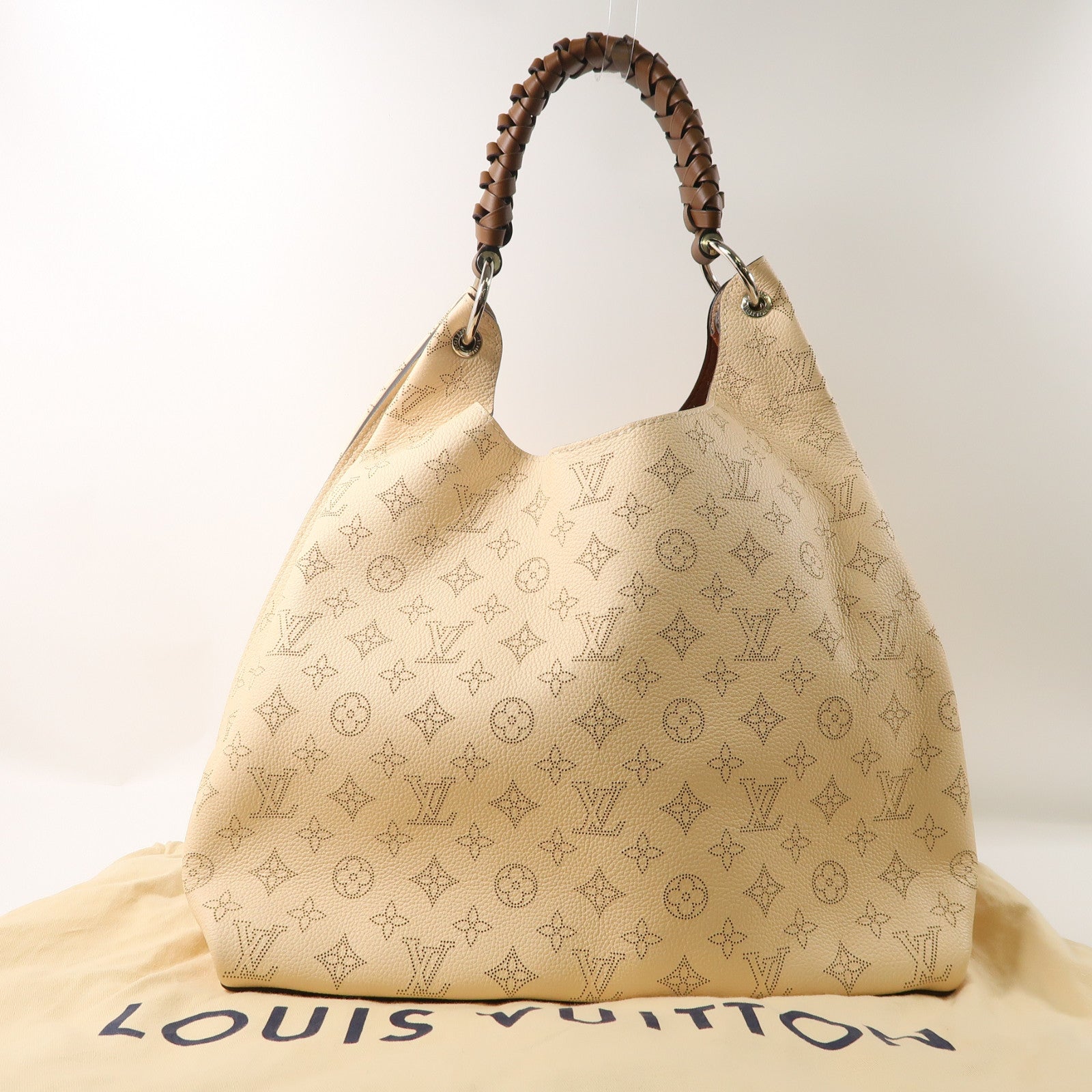 LOUIS VUITTON Mahina Carmel Mahina銀扣肩背袋米色