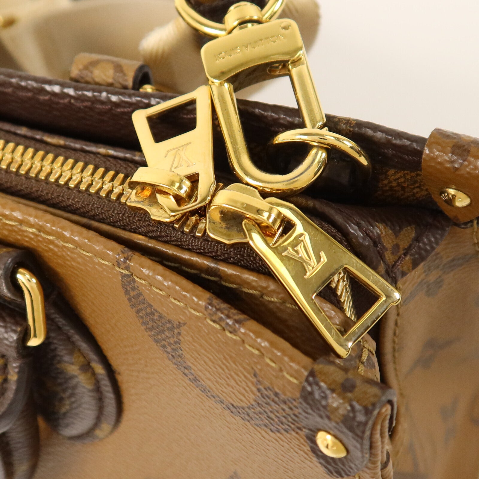 LOUIS VUITTON Monogram Reverse On The Go East West金扣手挽肩背兩用包袋