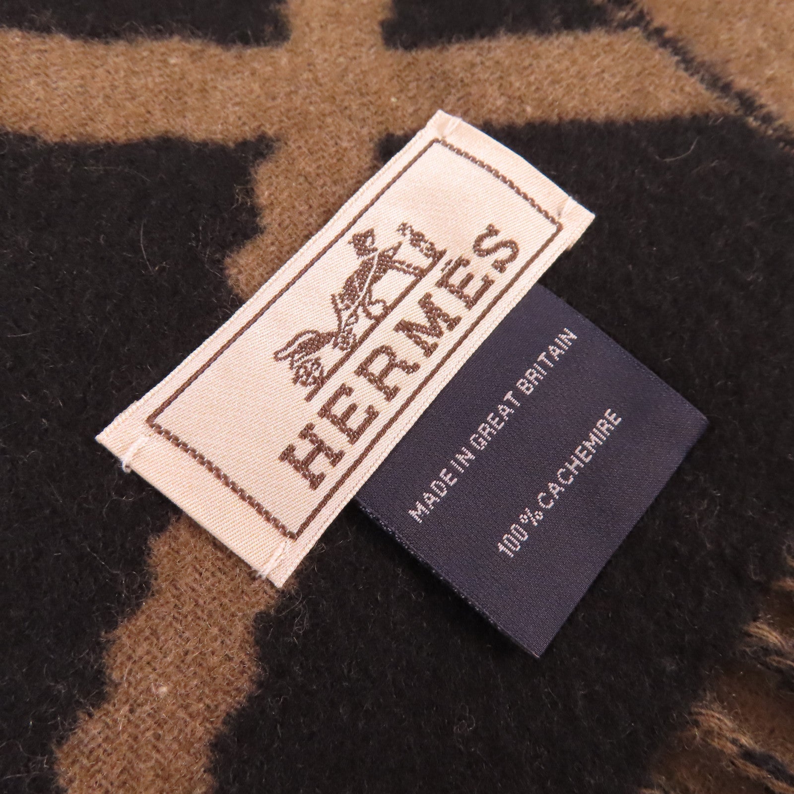 HERMES 【激減優惠】羊絨Scarf圍巾Noir黑色/Etoupe啡色