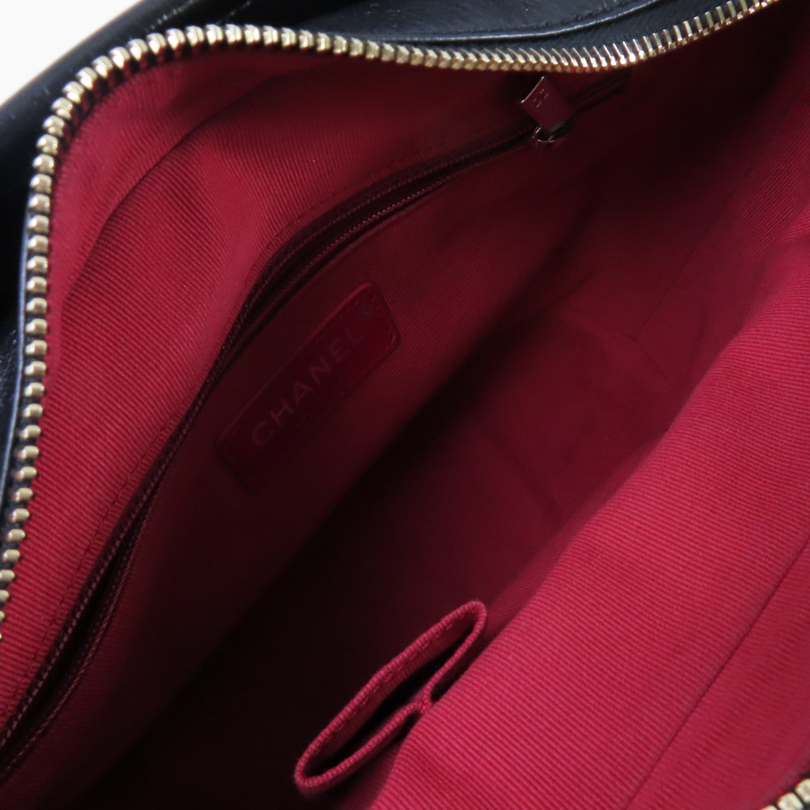 CHANEL 菱格牛皮皮革Gabrielle MM Chain Shoulder Bag金扣鏈帶肩背袋黑色