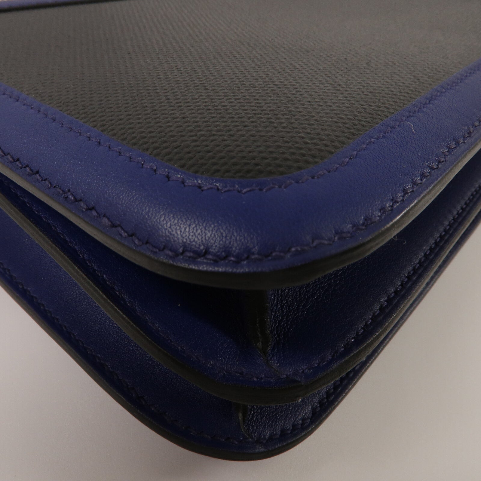 HERMES Swift皮革/Toile帆布Constance 24肩背袋Bleu Sapphire/Noir