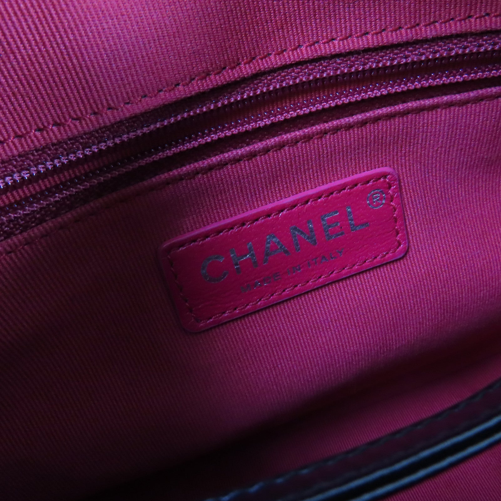CHANEL 菱格牛皮皮革Gabrielle MM Chain Shoulder Bag金扣鏈帶肩背袋黑色