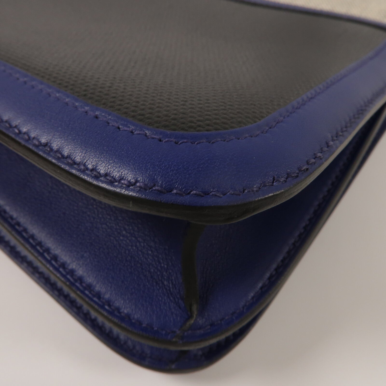HERMES Swift皮革/Toile帆布Constance 24肩背袋Bleu Sapphire/Noir