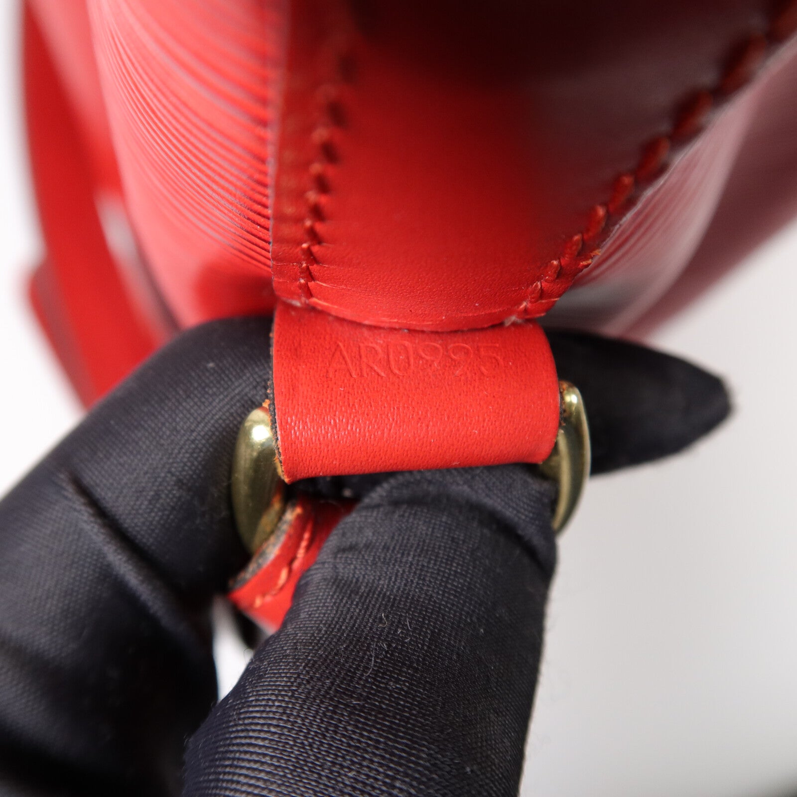 LOUIS VUITTON Epi Noe肩背袋