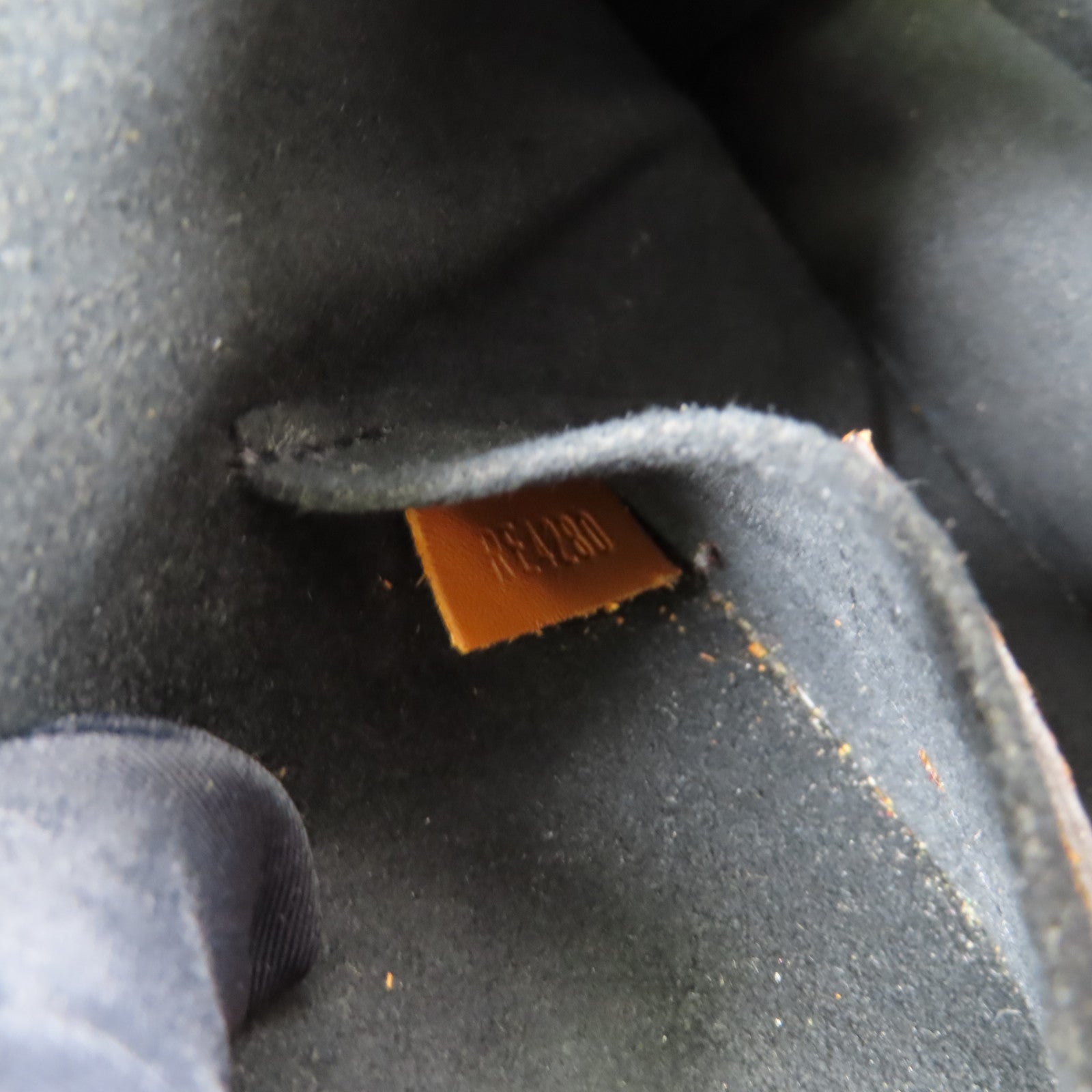 LOUIS VUITTON Monogram Reverse Mini Dauphine金扣肩背袋