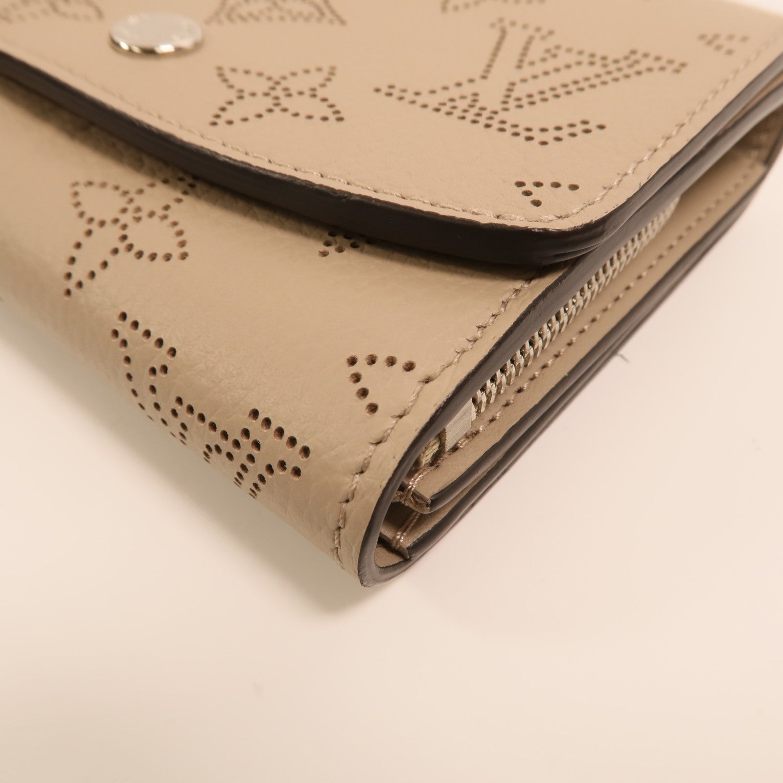 LOUIS VUITTON Mahina Iris Compact Wallet銀扣錢包
