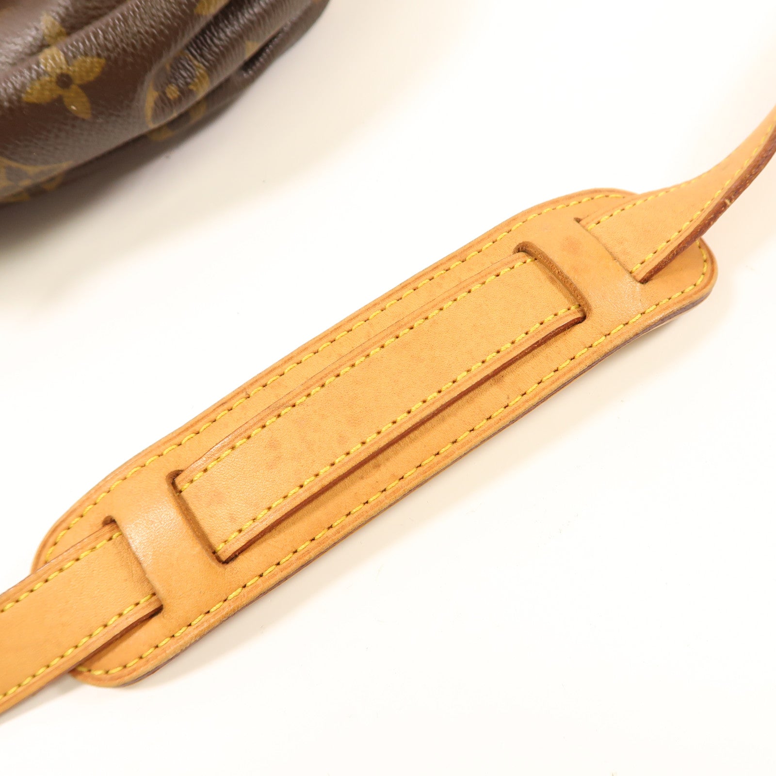 LOUIS VUITTON【激減優惠】 Monogram Saumur 30金扣肩背袋