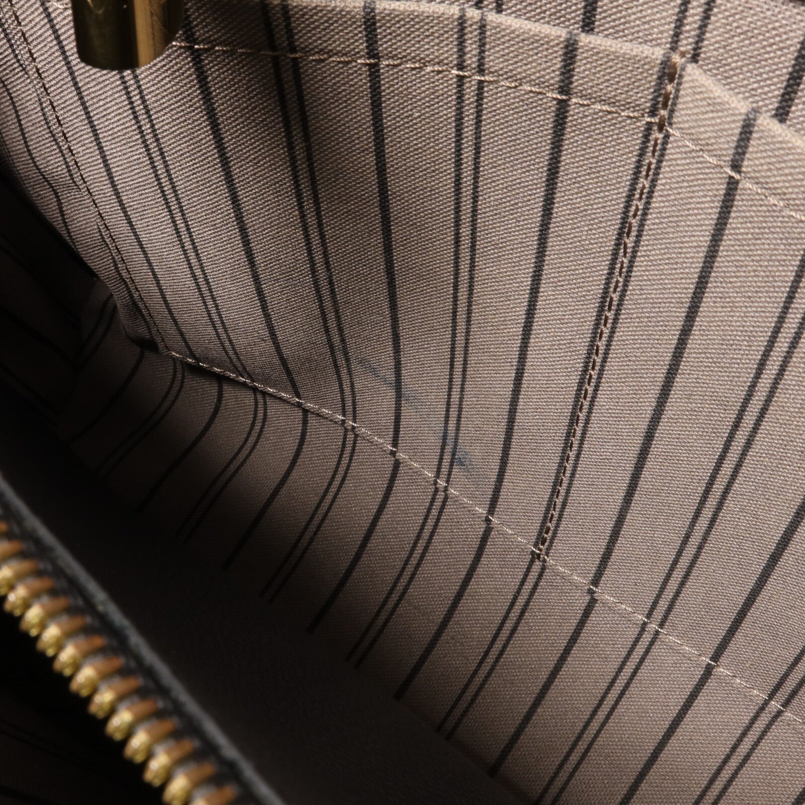 LOUIS VUITTON Monogram Empreinte Montaigne MM手挽肩背兩用袋