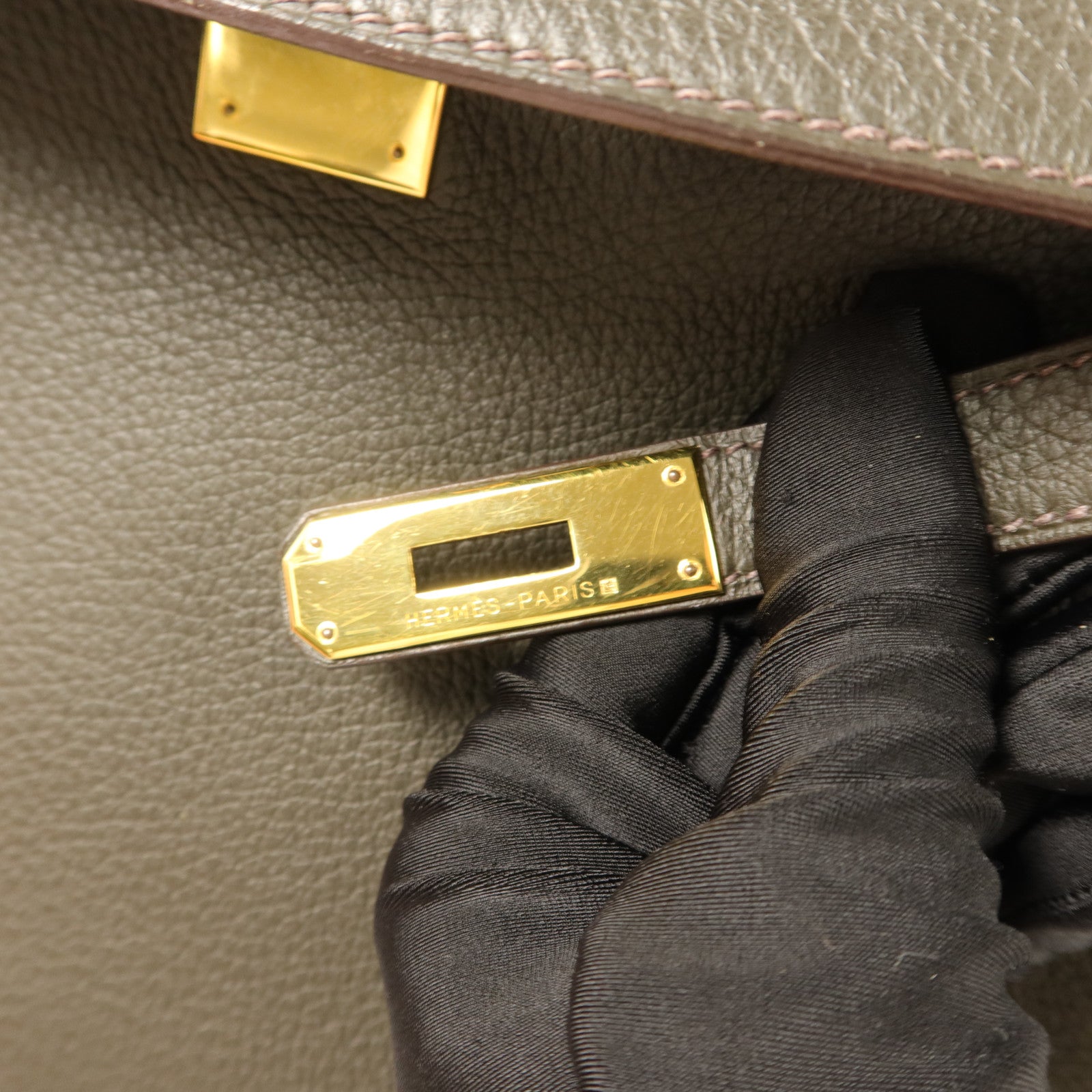 HERMES Clemence皮革Kelly 32手挽袋Vert de Gris