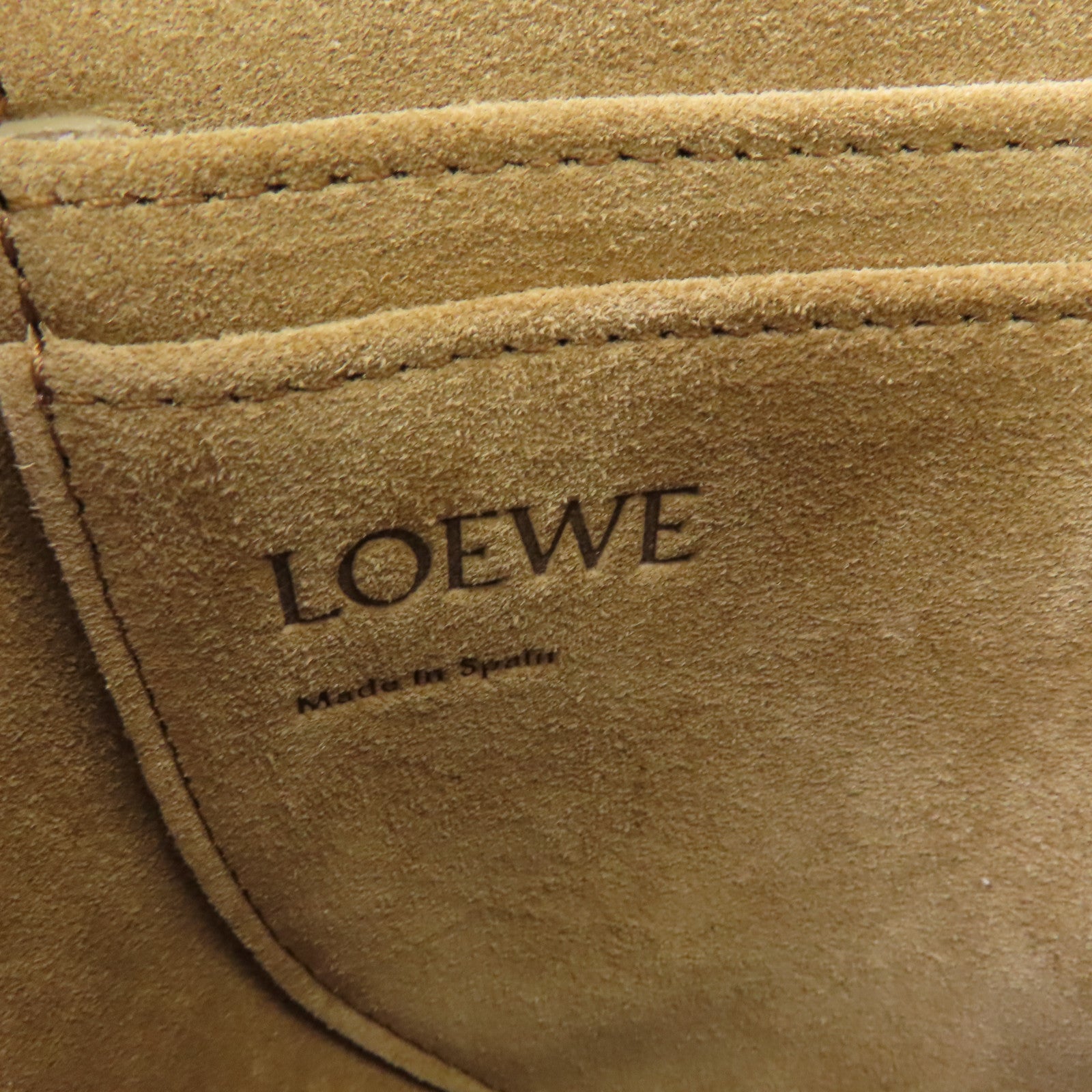 LOEWE 牛皮皮革Mini Gate金扣肩背袋米色