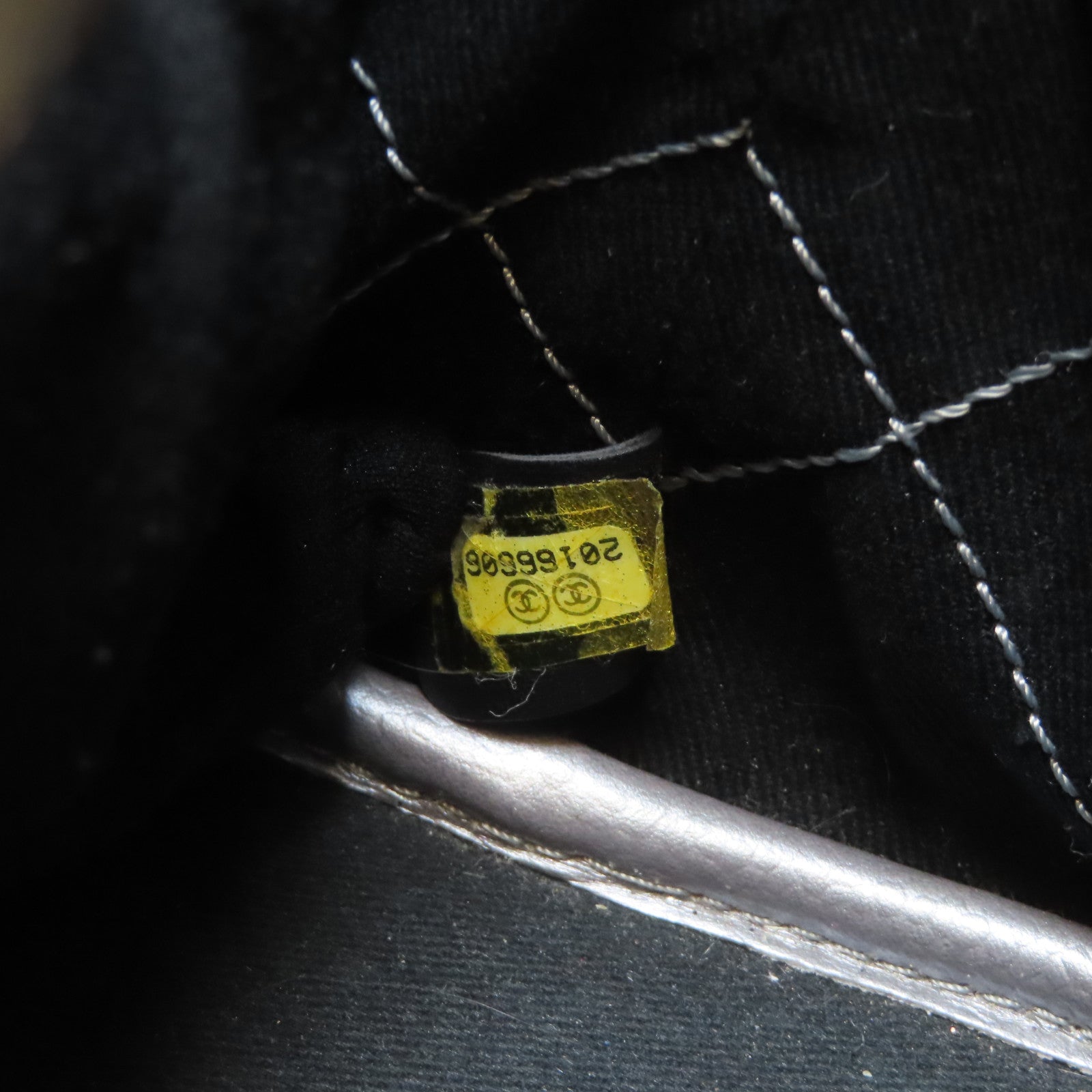 CHANEL 【激減優惠】菱格Caviar皮革Tote Bag銀扣手挽袋銀色