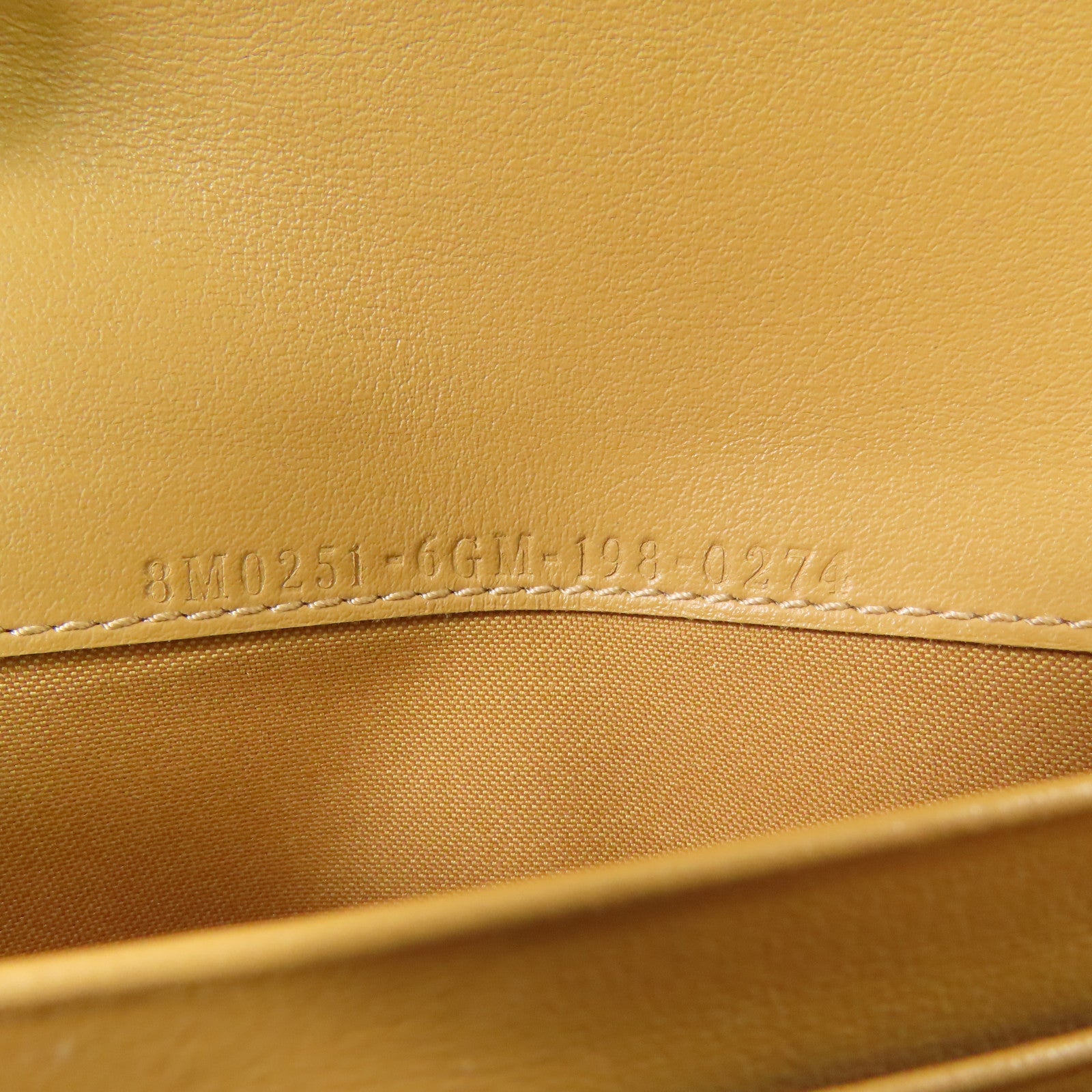 FENDI 【激減優惠】牛皮皮革Long Wallet金扣長錢包