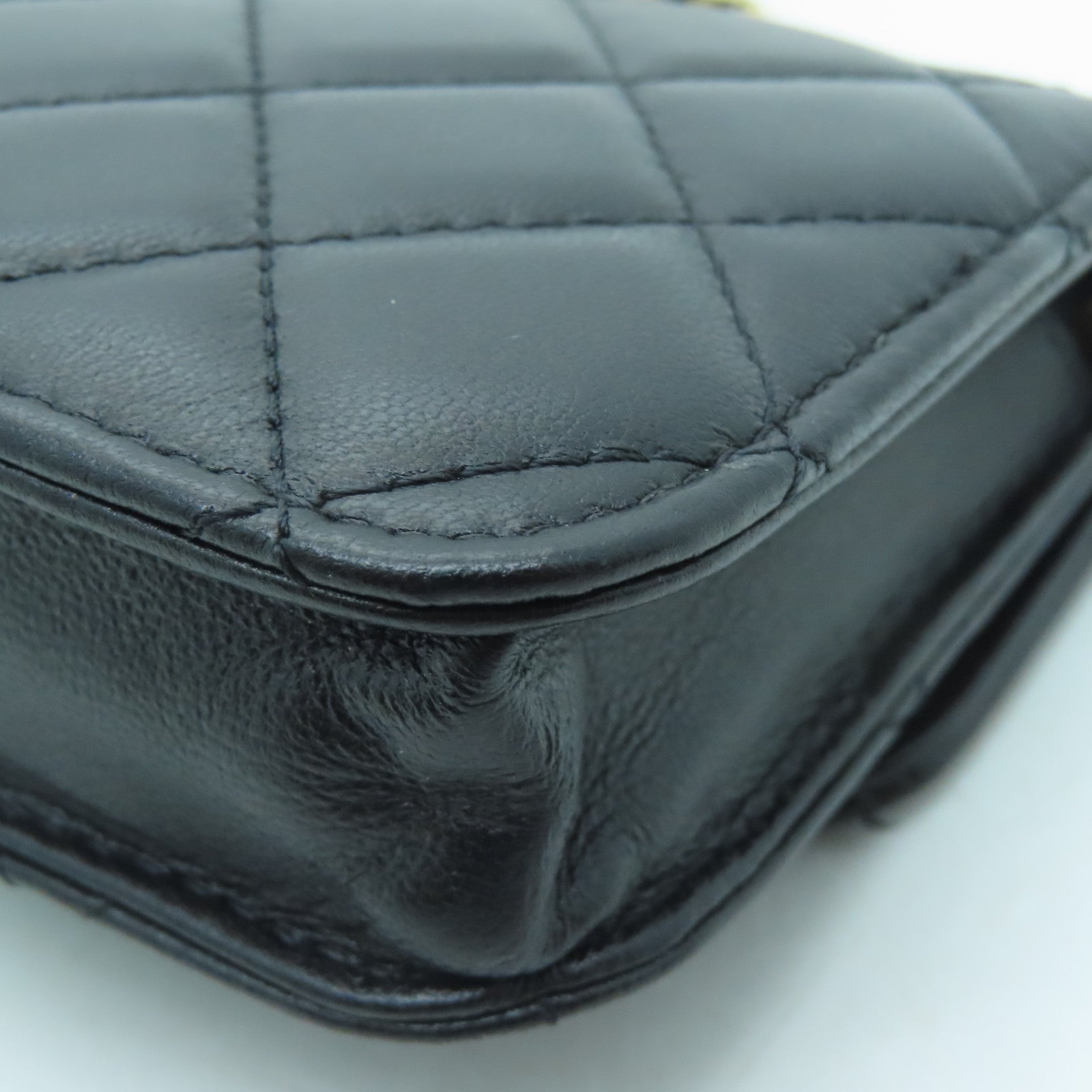 CHANEL rhombic sheepskin leather Chain Shoulder Bag gold buckle chain shoulder bag black