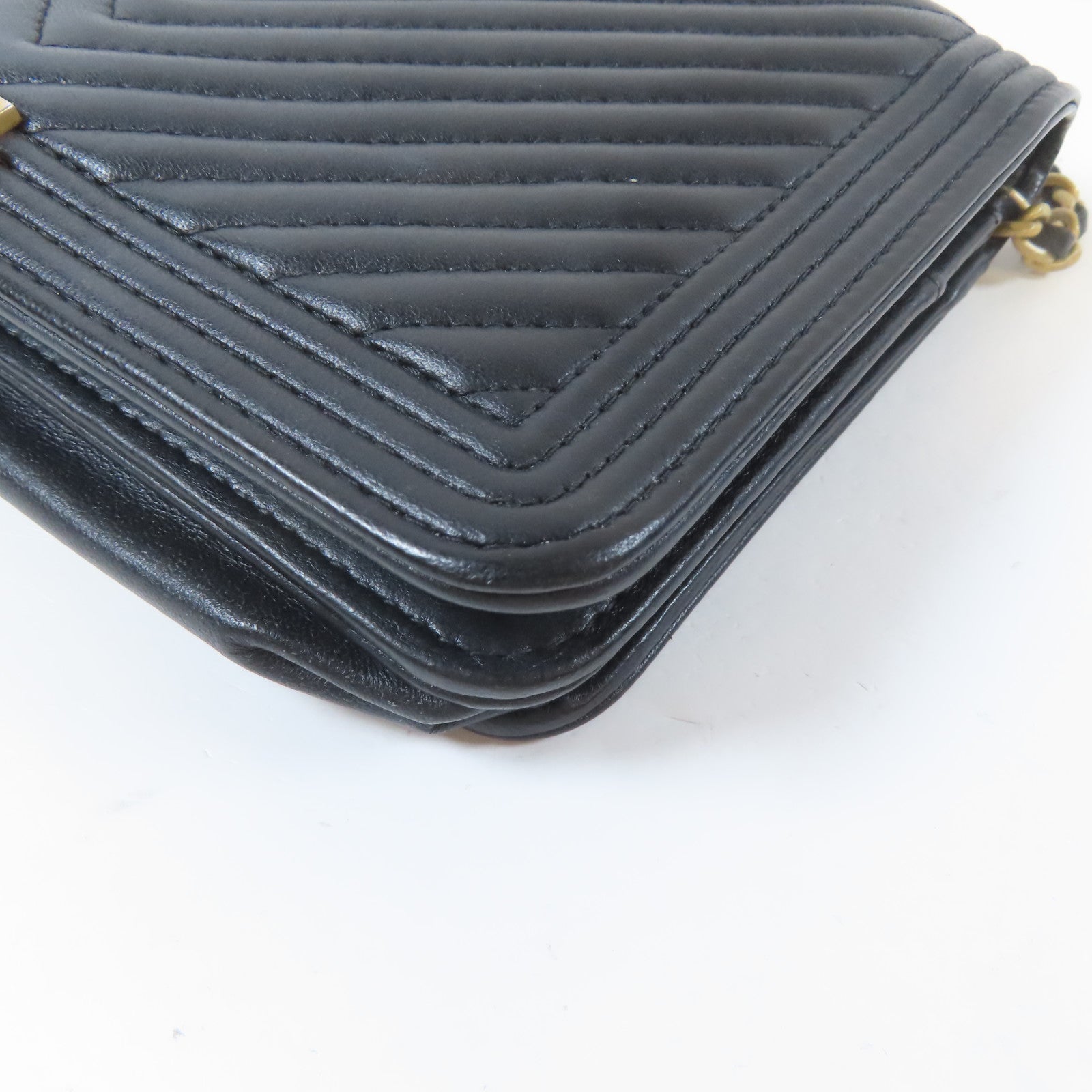 CHANEL 斜紋牛皮皮革Boy WOC Wallet On Chain金扣鏈帶肩背袋黑色