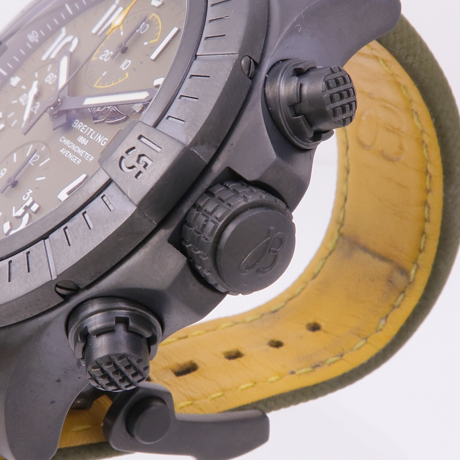 BREITLING Avenger Chronograph 45 V13317