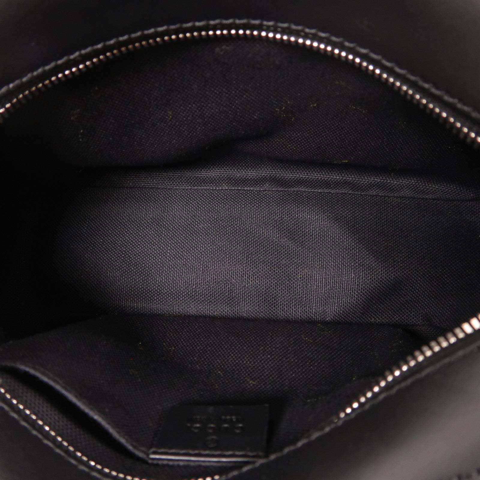 GUCCI 塗層帆布GG Black Crossbody Bag銀扣肩背袋