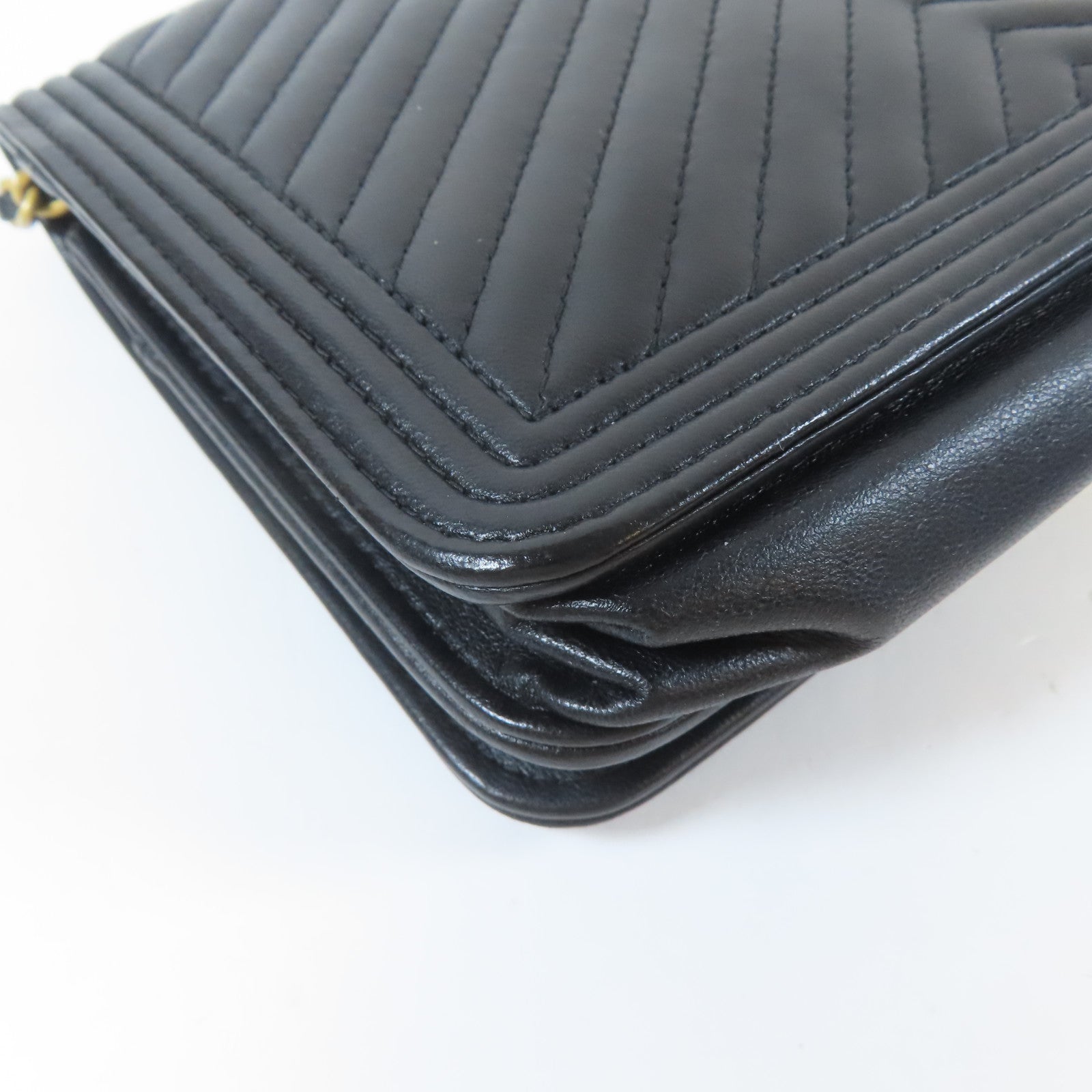CHANEL 斜紋牛皮皮革Boy WOC Wallet On Chain金扣鏈帶肩背袋黑色