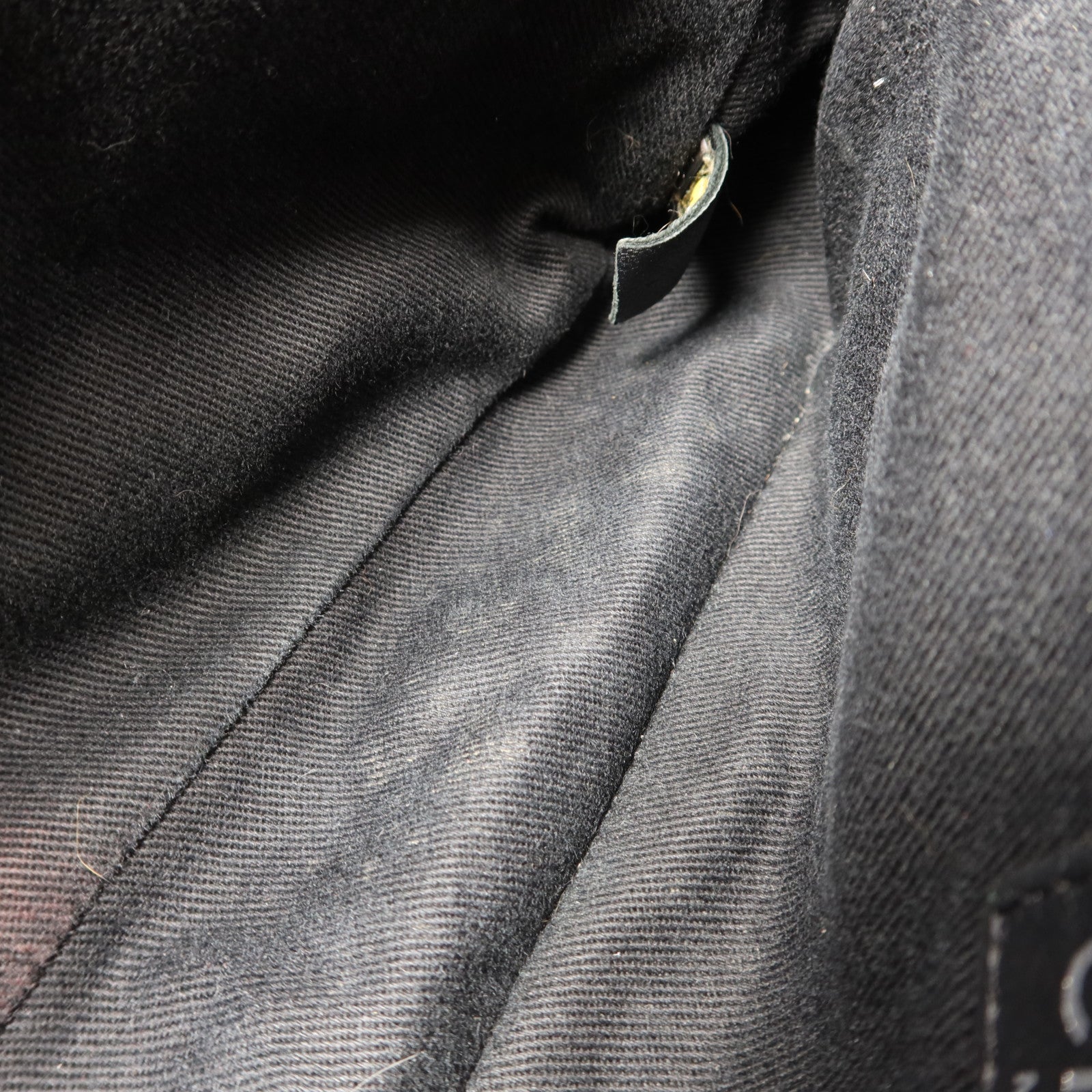 CHANEL 牛皮皮革Chain Shoulder Bag銀扣鏈帶肩背袋