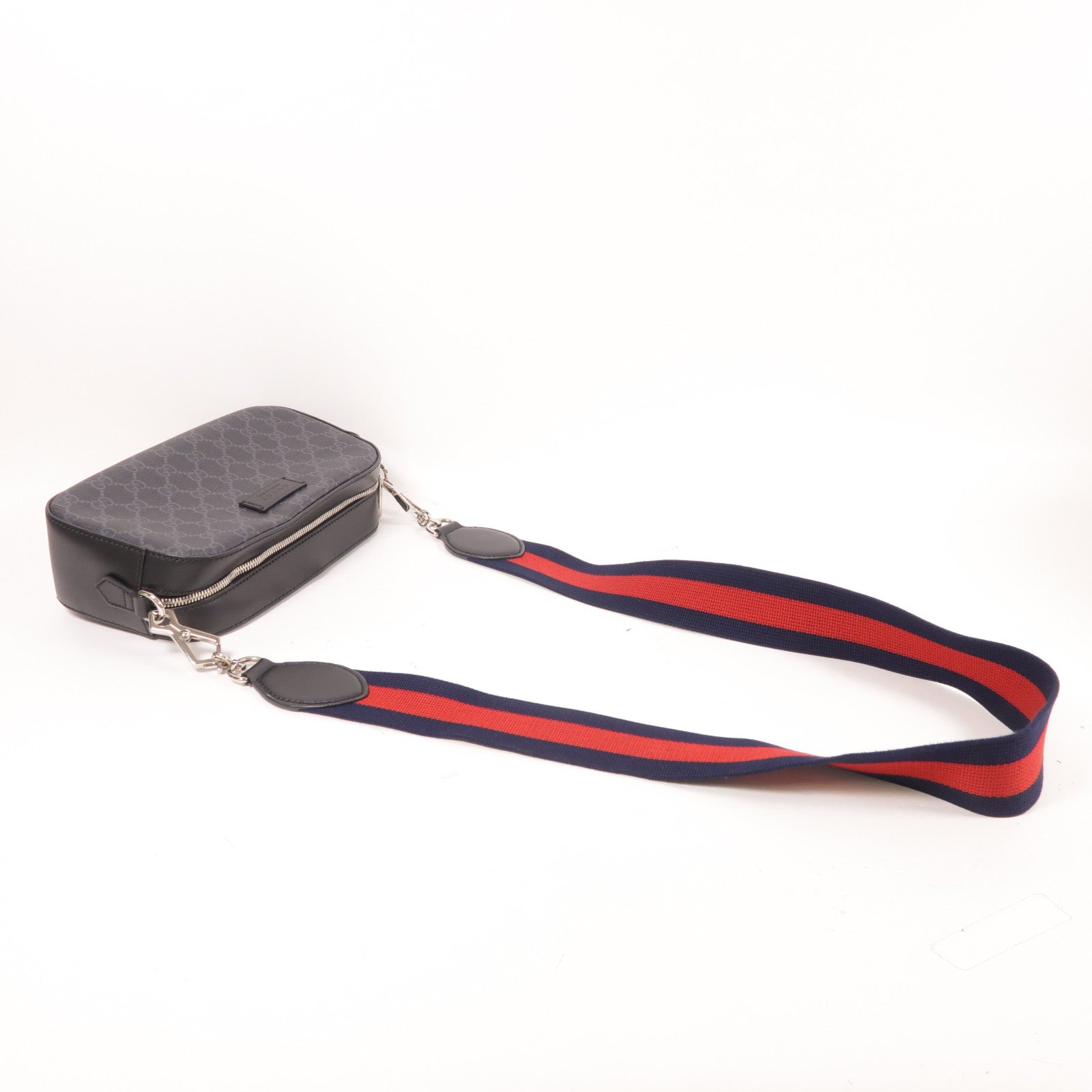 GUCCI 塗層帆布GG Black Crossbody Bag銀扣肩背袋