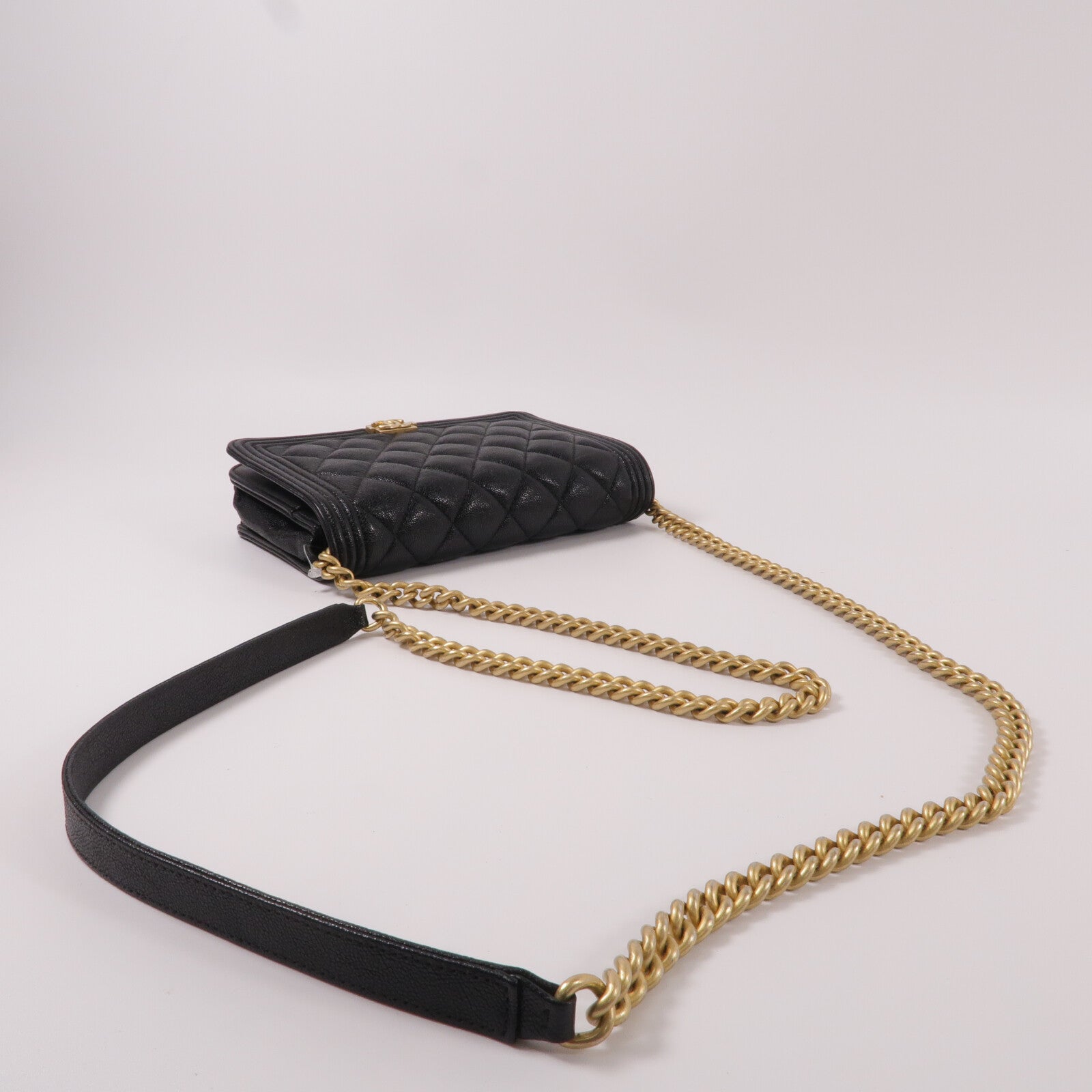 CHANEL 牛皮皮革Boy Wallet On Chain鏈帶肩背袋