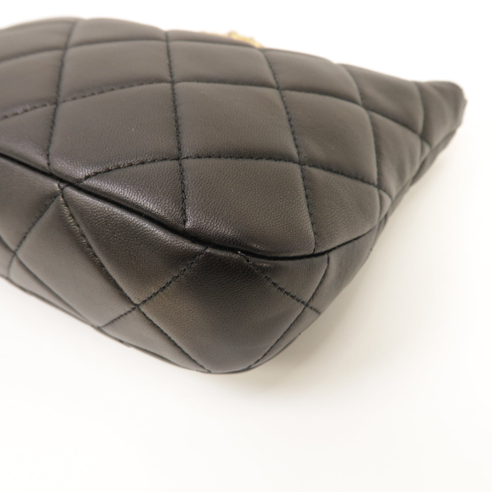 CHANEL 菱格牛皮皮革Chain Shoulder金扣肩背袋黑色