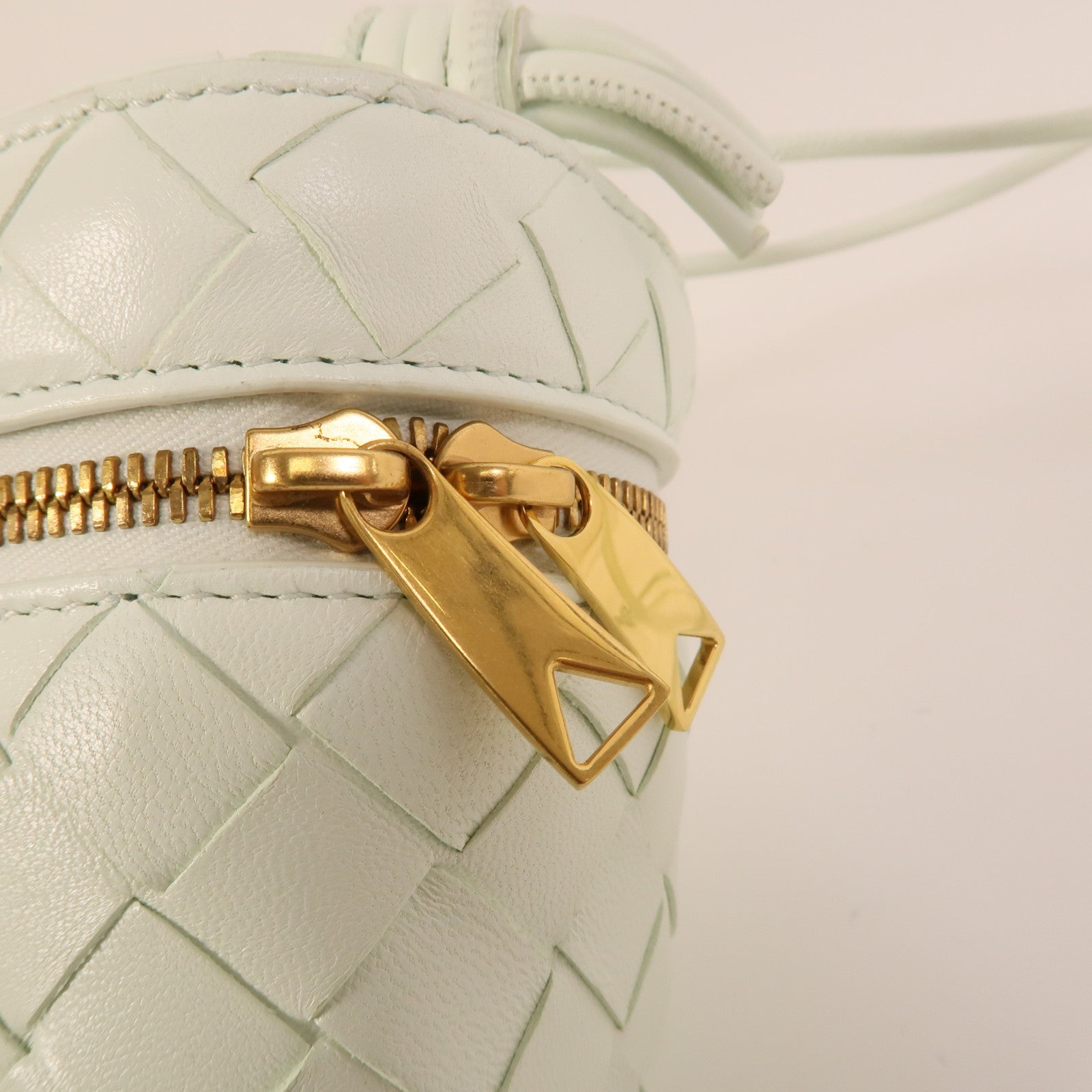 BOTTEGA VENETA 羊皮皮革Mini Intrecciato Vanity Case肩背袋