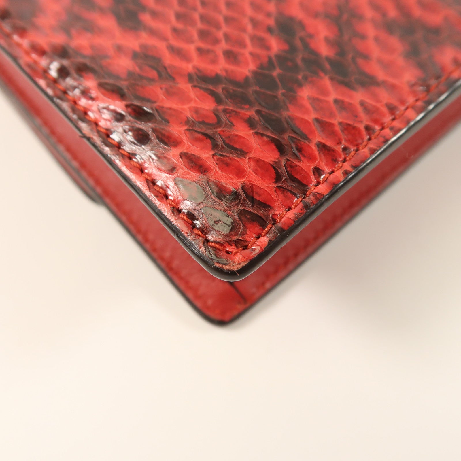 GUCCI 蛇皮皮革Queen Margaret GG金扣鏈帶肩背袋