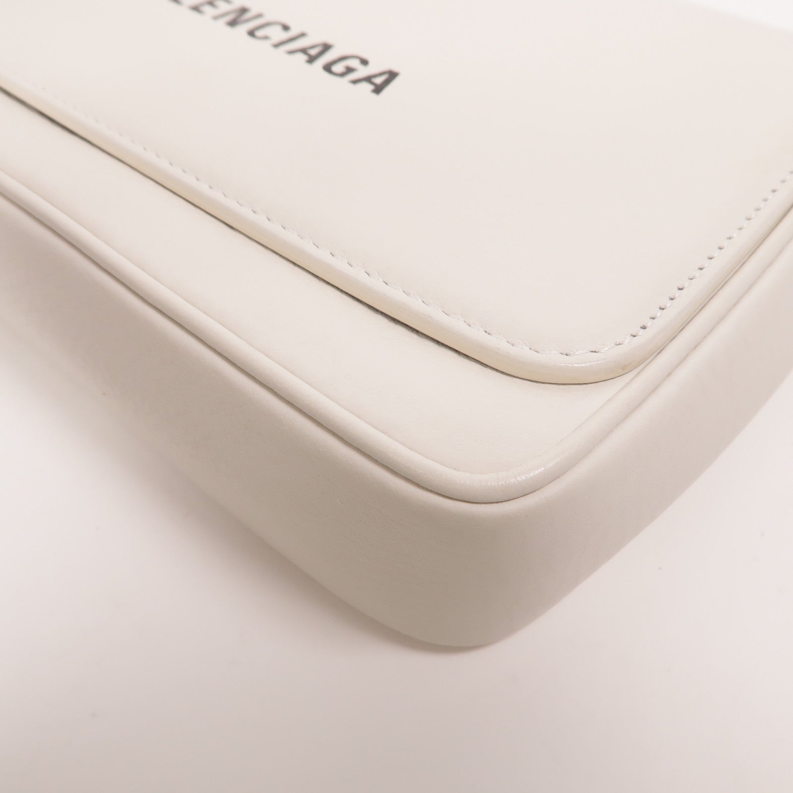 BALENCIAGA 牛皮皮革Everyday鏈帶肩背袋